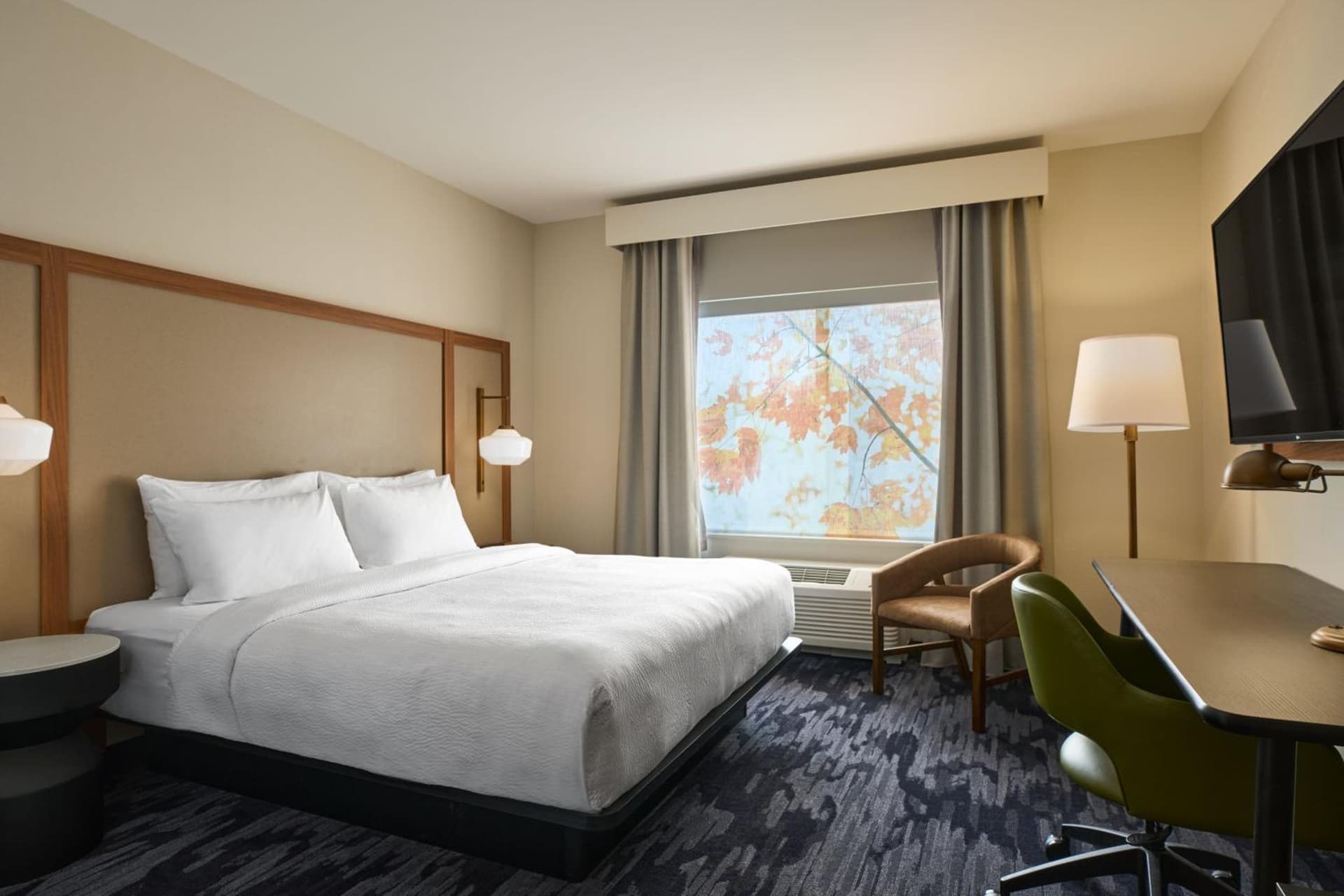 Fairfield by Marriott Inn & Suites Hagerstown interior in Hagerstown, MD — gallery photo 2