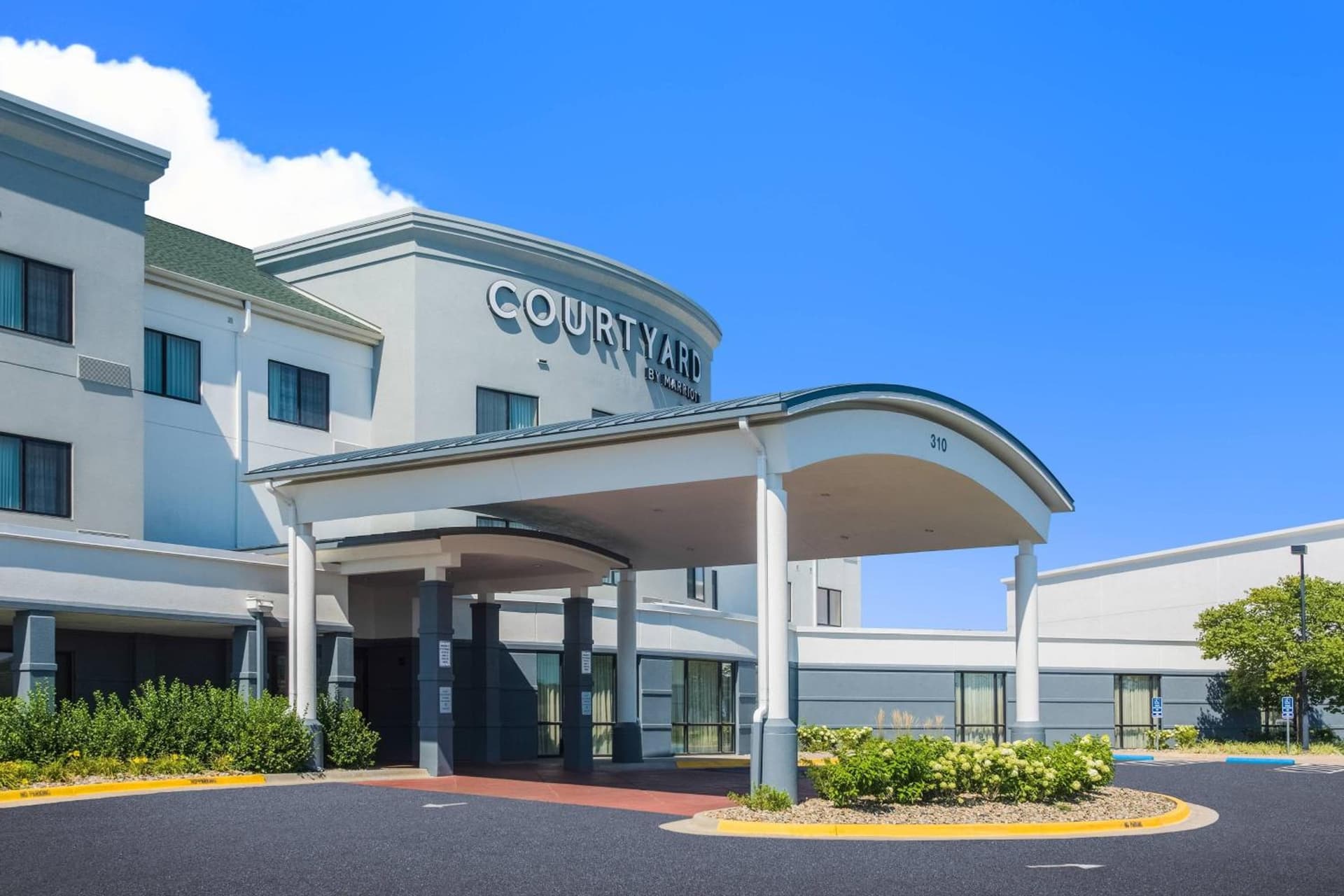 Sonesta Essential Junction City featured exterior or lobby in Junction City, KS — similar hotel