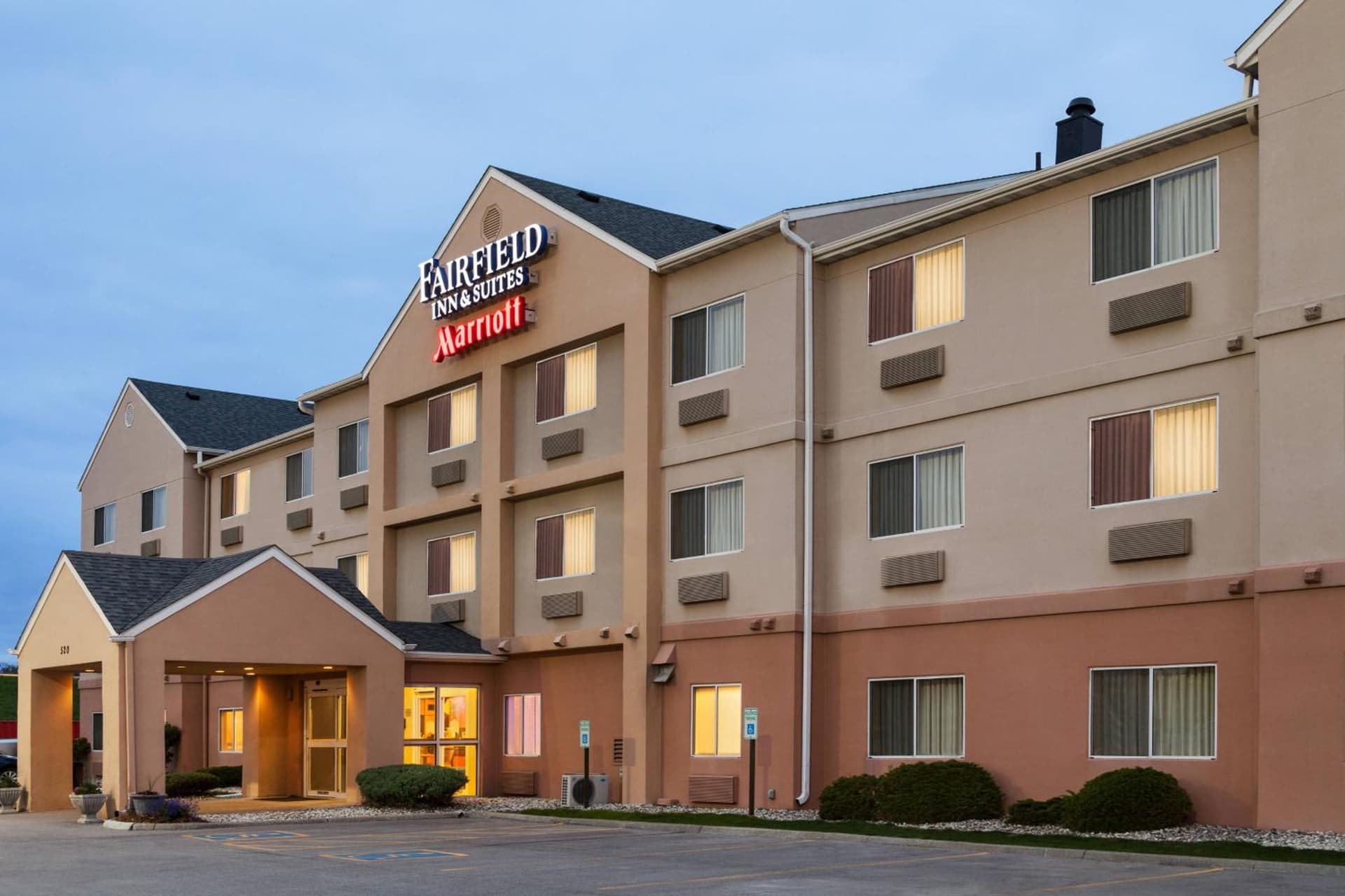Fairfield Inn & Suites Omaha East/Council Bluffs, IA interior in Council Bluffs, IA — gallery photo 2