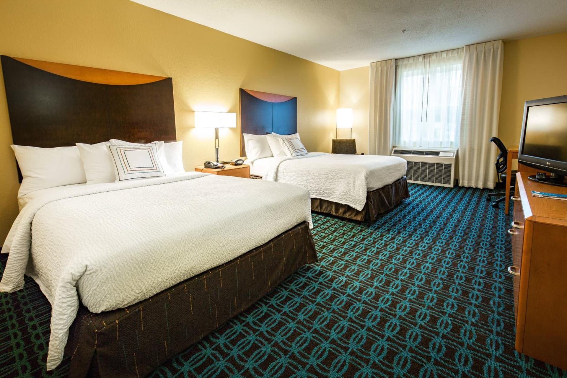 Fairfield Inn and Suites by Marriott Portsmouth Exeter interior in Exeter — gallery photo 2