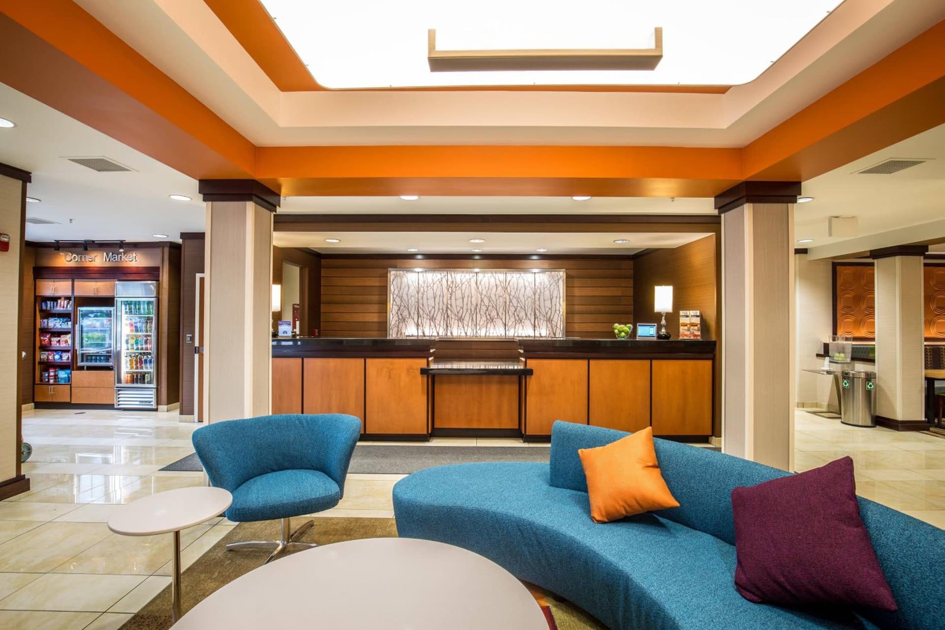 Fairfield Inn and Suites by Marriott Portsmouth Exeter interior in Exeter — gallery photo 2