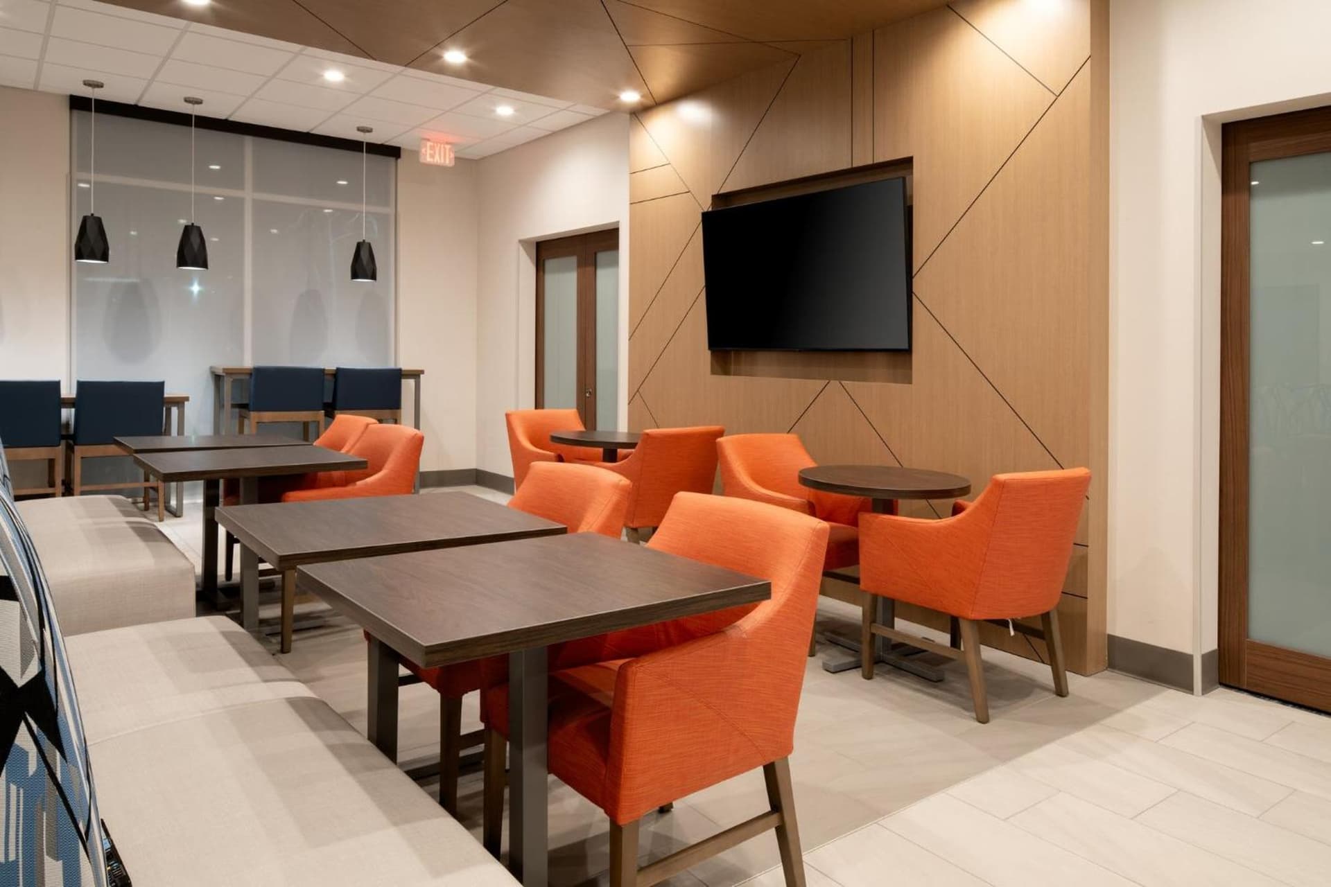 Holiday Inn Express & Suites - Hollister by IHG gallery photo in Hollister, CA — image 18