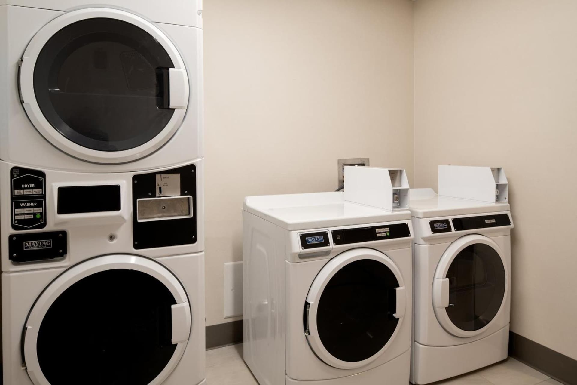 Holiday Inn Express & Suites - Hollister by IHG gallery photo in Hollister, CA — image 17