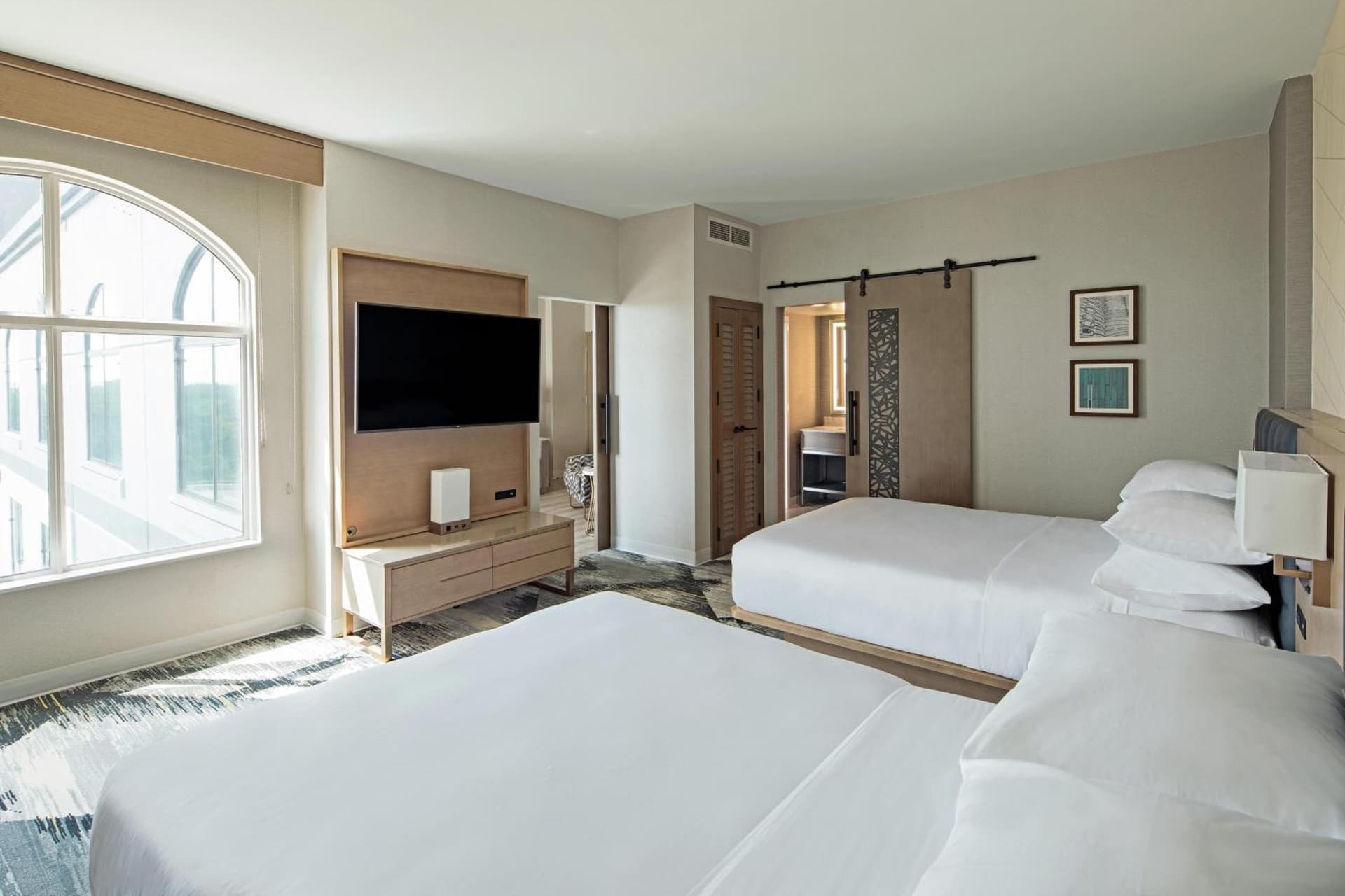 Sheraton Suites Columbus Worthington gallery photo in Columbus, OH — image 31