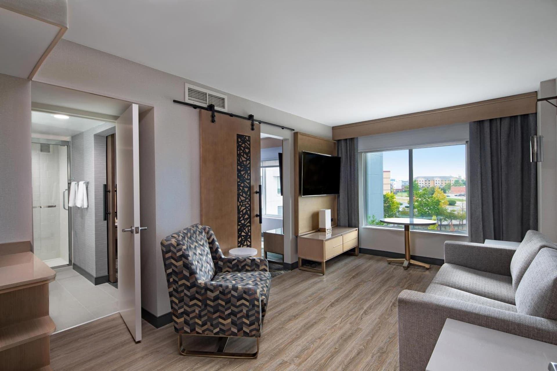 Sheraton Suites Columbus Worthington gallery photo in Columbus, OH — image 10