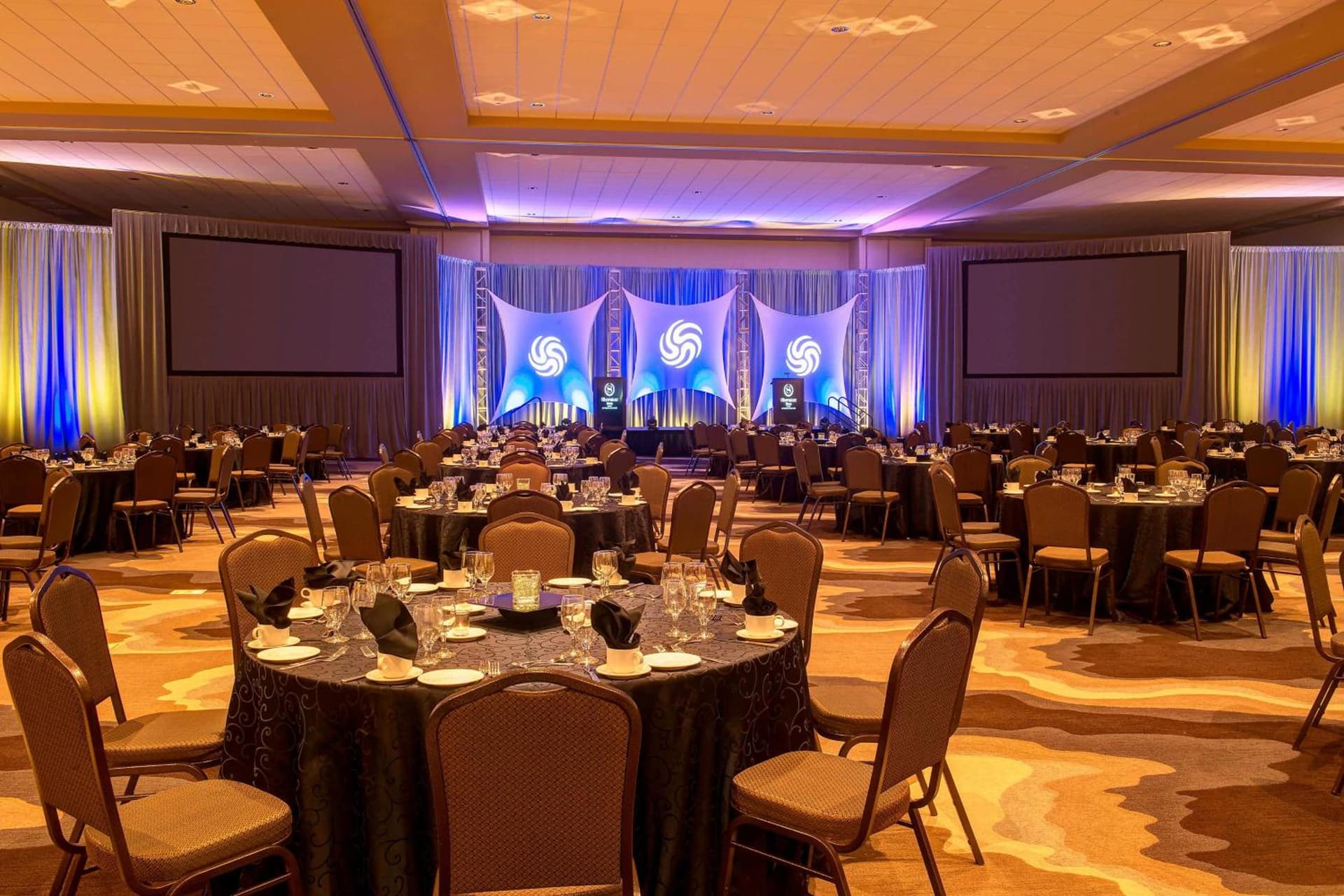 Sheraton Mesa Hotel at Wrigleyville West interior in Mesa, AZ — gallery photo 2