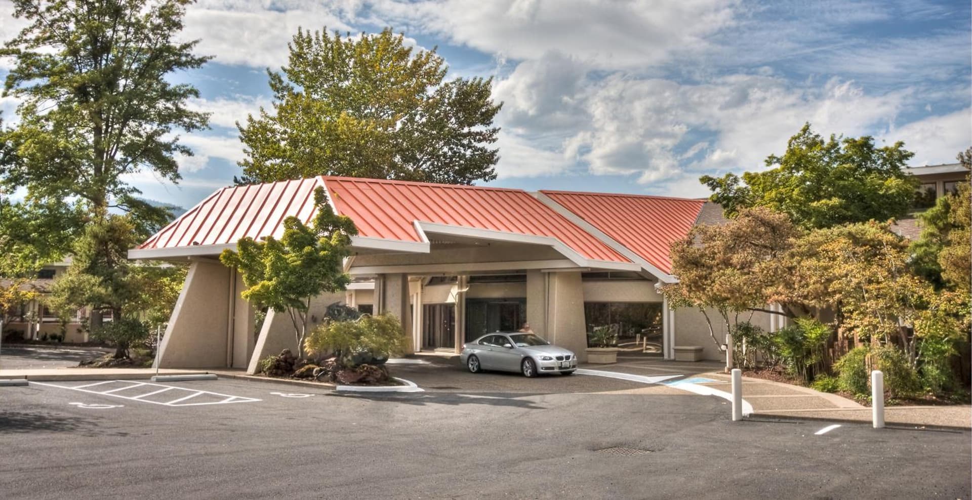Ashland Hills Hotel & Suites featured exterior or lobby in Ashland, OR — similar hotel