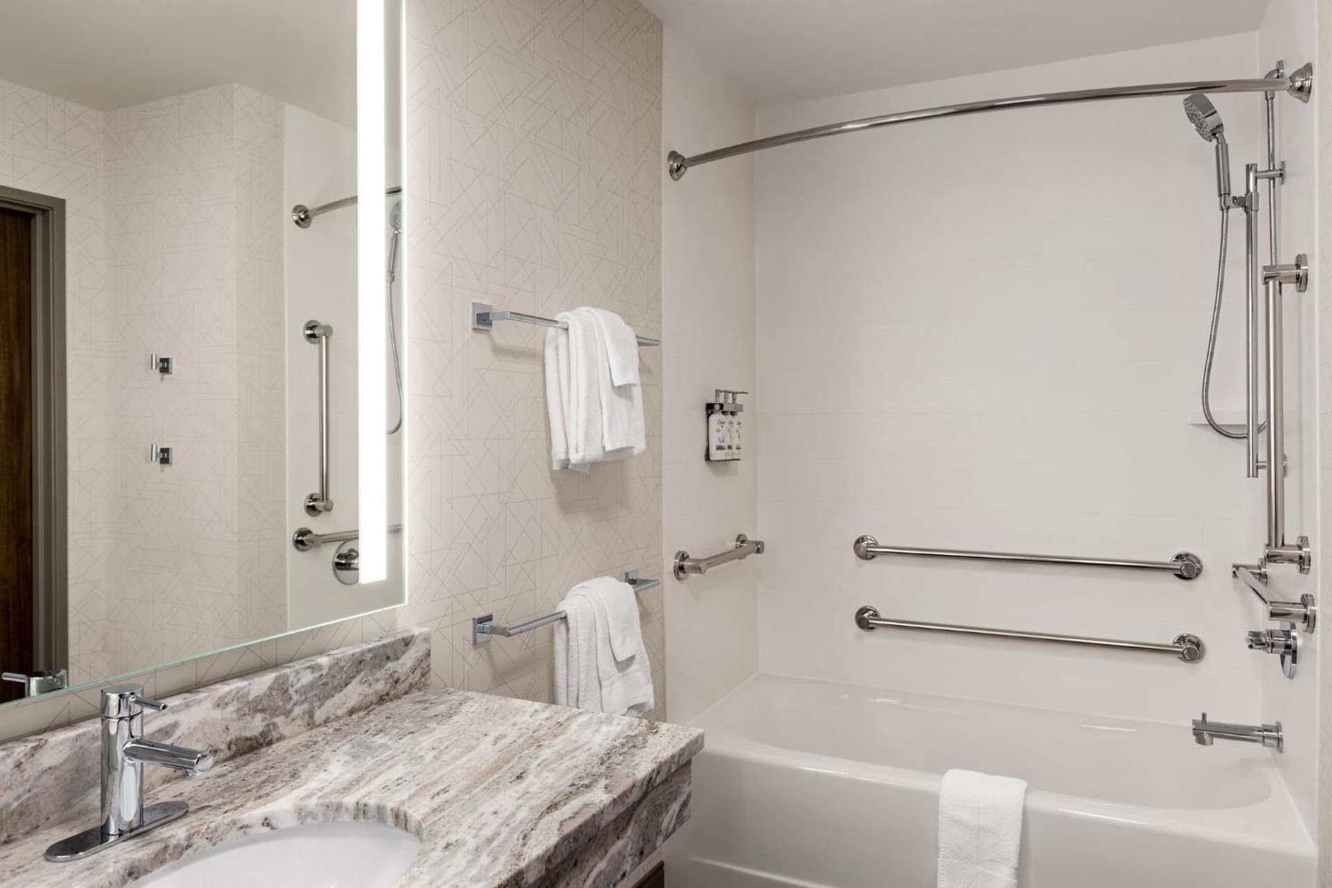 Holiday Inn Express & Suites East Greenbush Albany-Skyline by IHG gallery photo in Rensselaer, NY — image 8