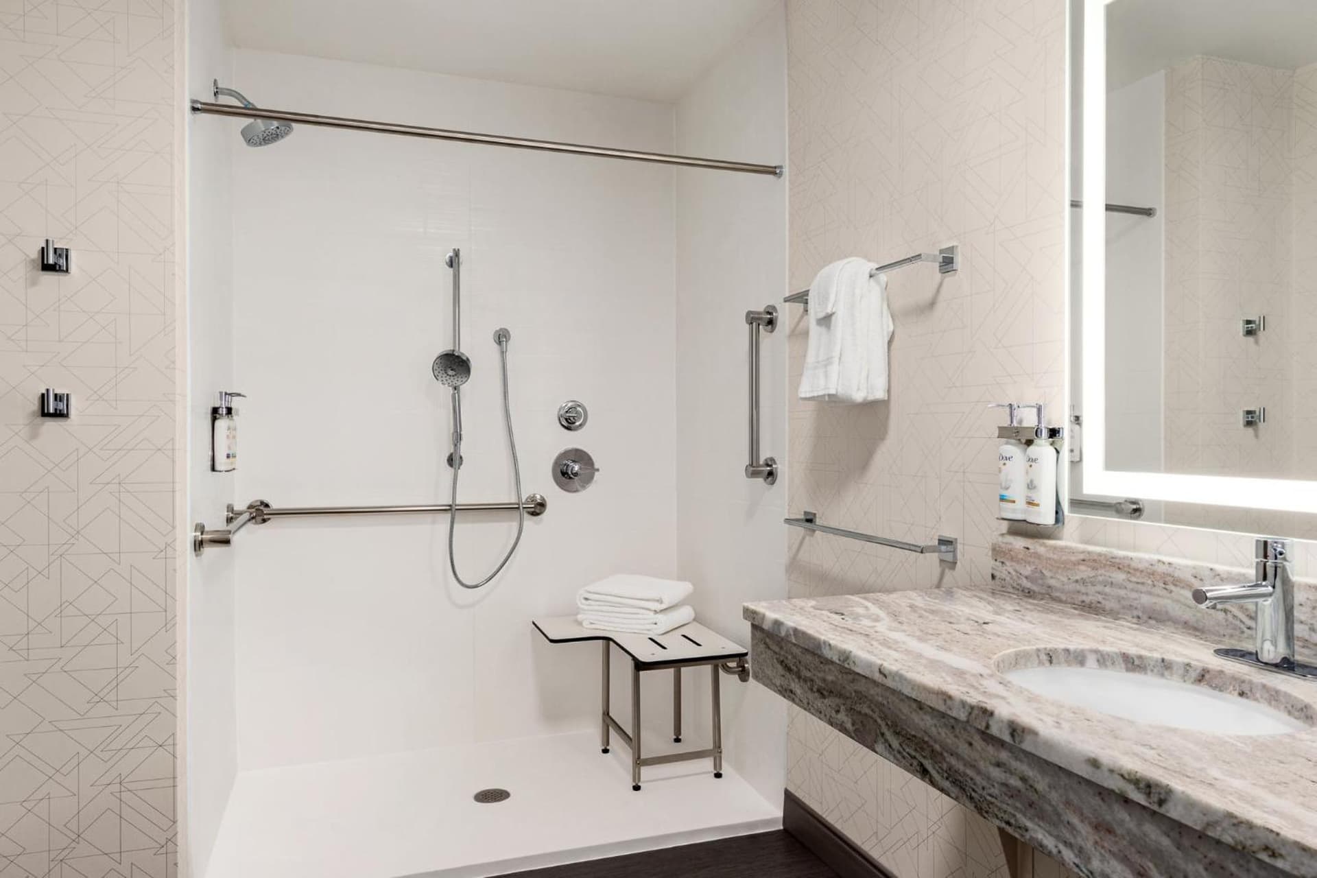 Holiday Inn Express & Suites East Greenbush Albany-Skyline by IHG gallery photo in Rensselaer, NY — image 22
