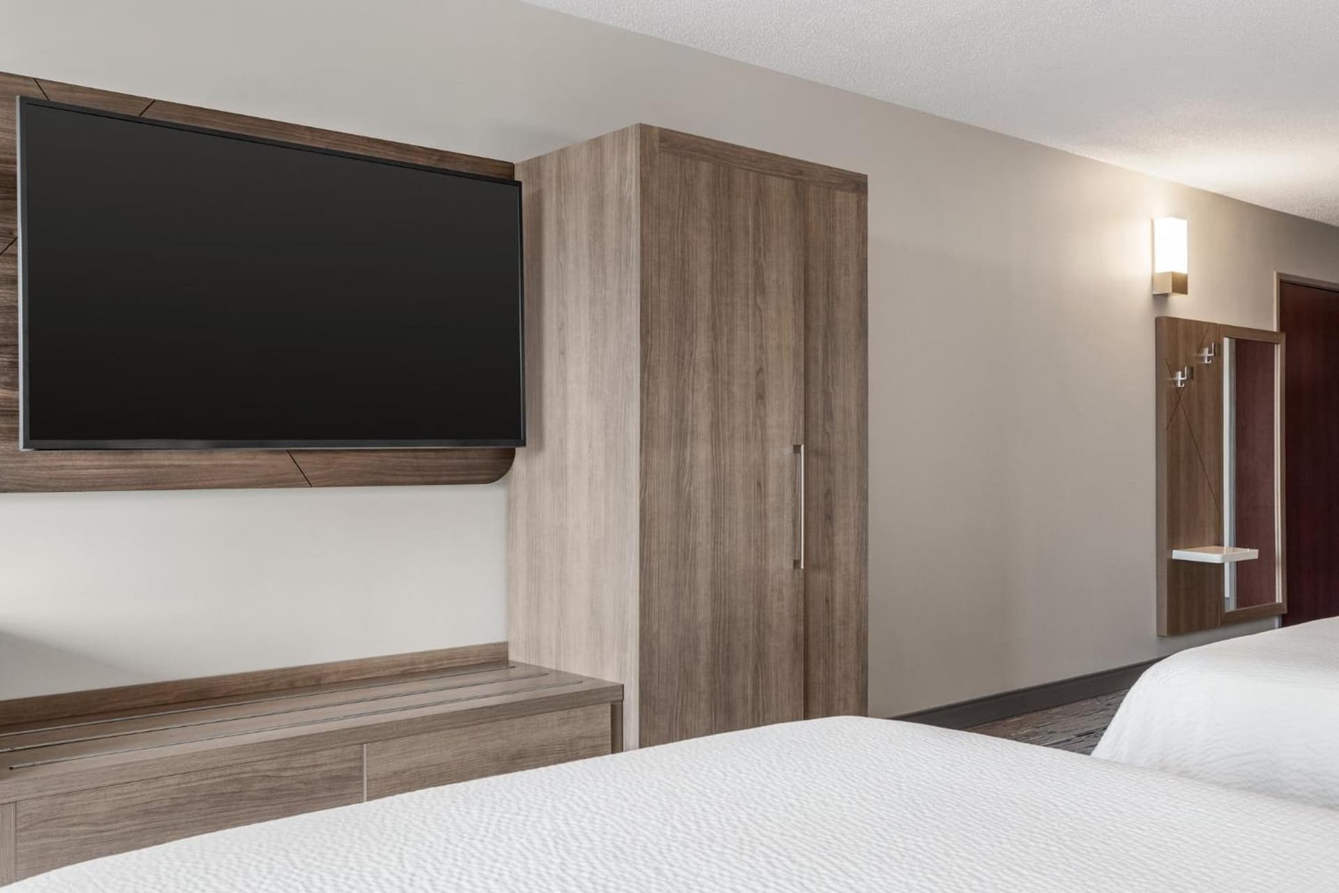 Holiday Inn Express & Suites East Greenbush Albany-Skyline by IHG gallery photo in Rensselaer, NY — image 12