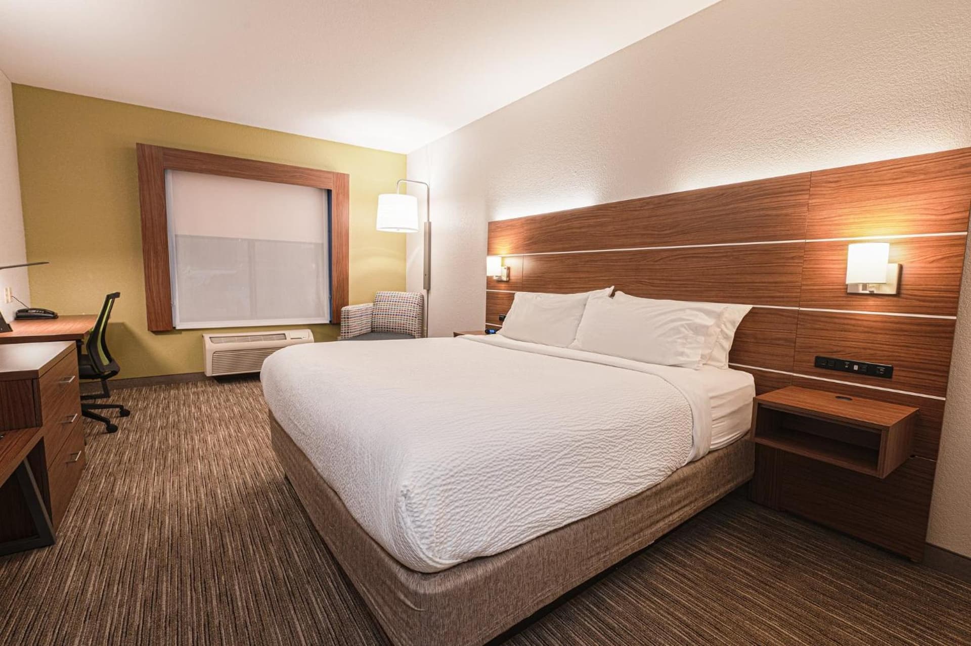 Holiday Inn Express Hotel & Suites East Lansing by IHG property views in East Lansing, MI — gallery photo 3