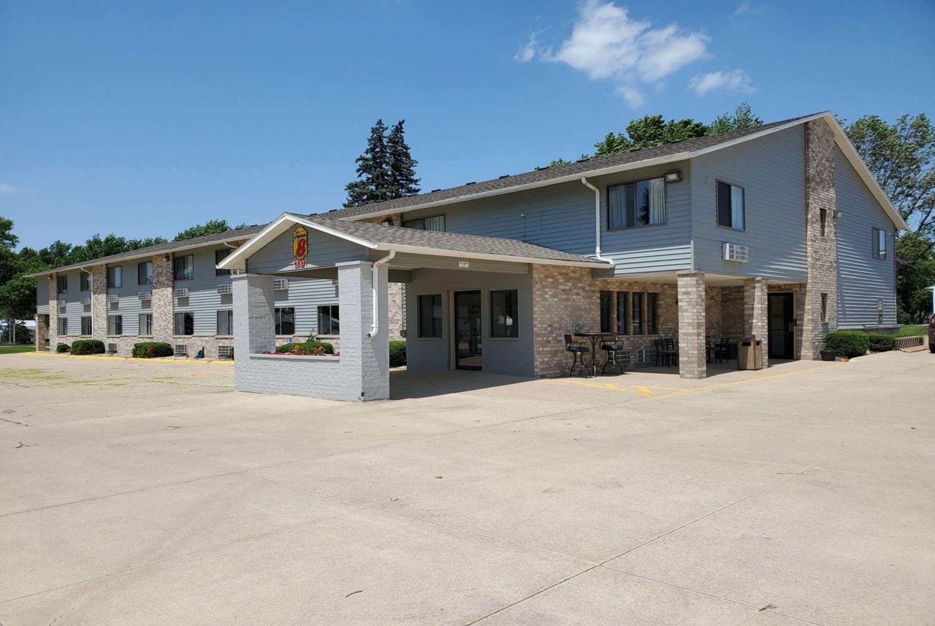 Super 8 by Wyndham Estherville featured exterior or lobby in Estherville, IA — similar hotel