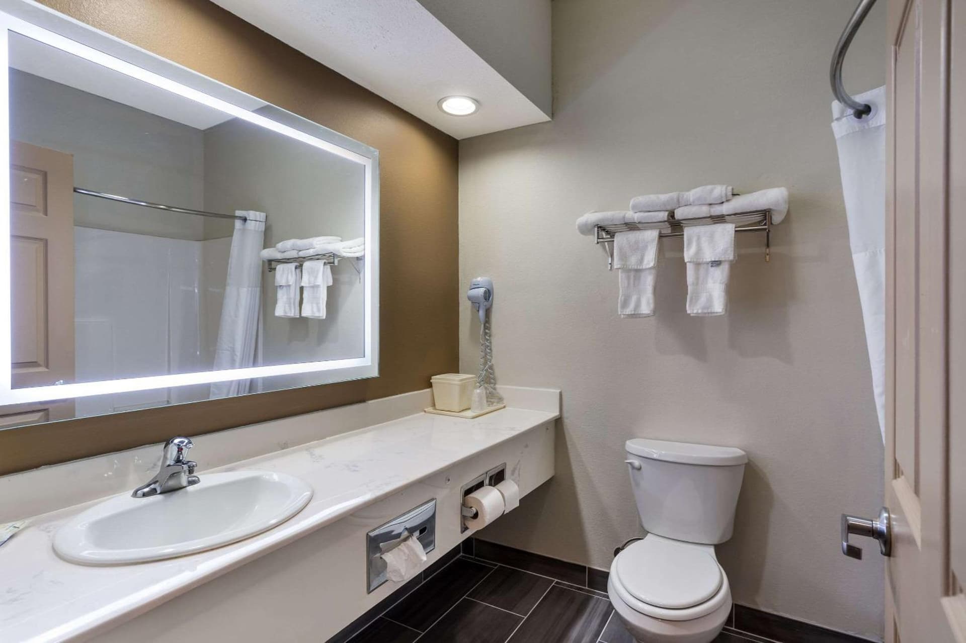 Quality Inn & Suites Pearl-Jackson gallery photo in Pearl, MS — image 22