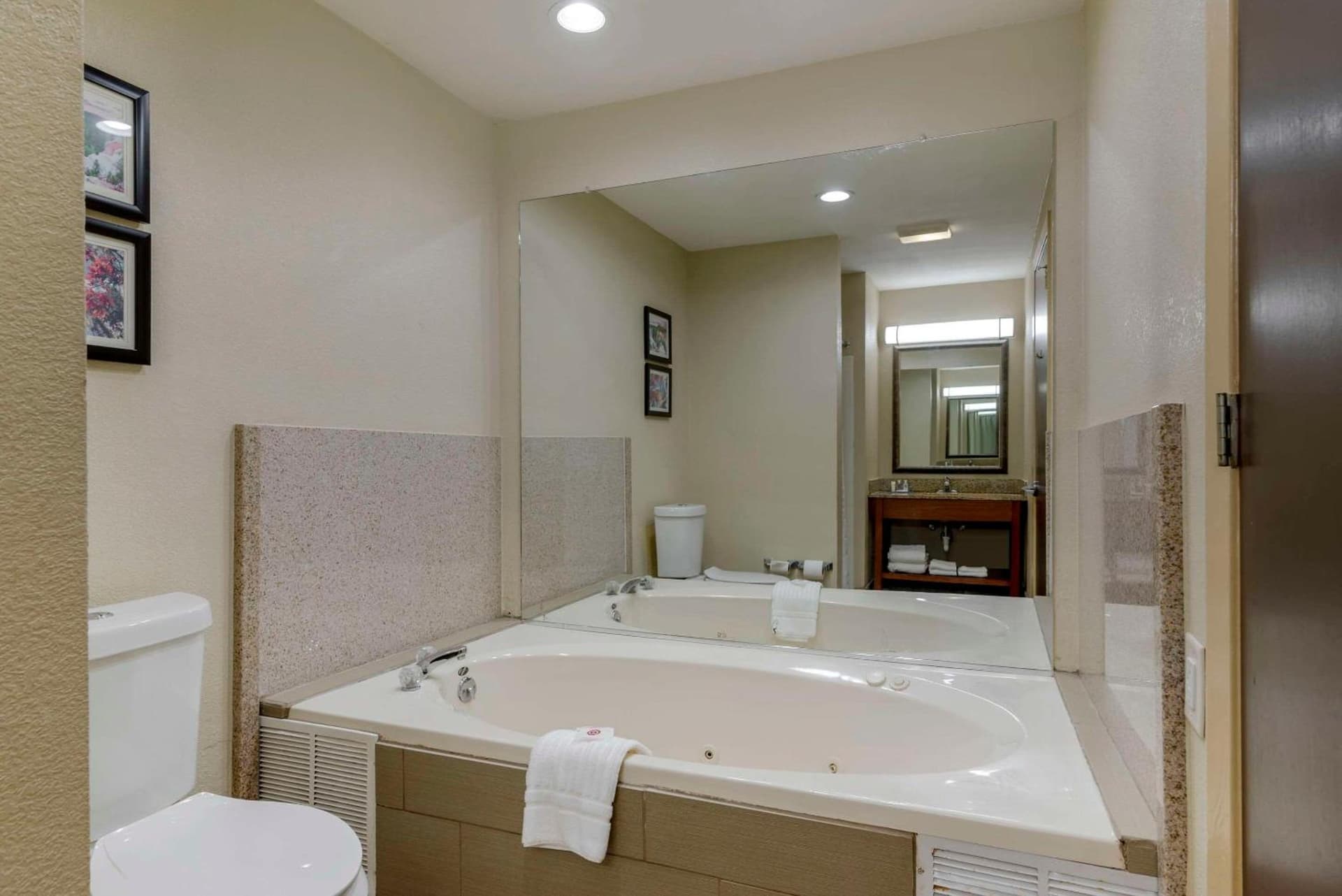 Comfort Suites Columbus State University Area gallery photo in Columbus, GA — image 42