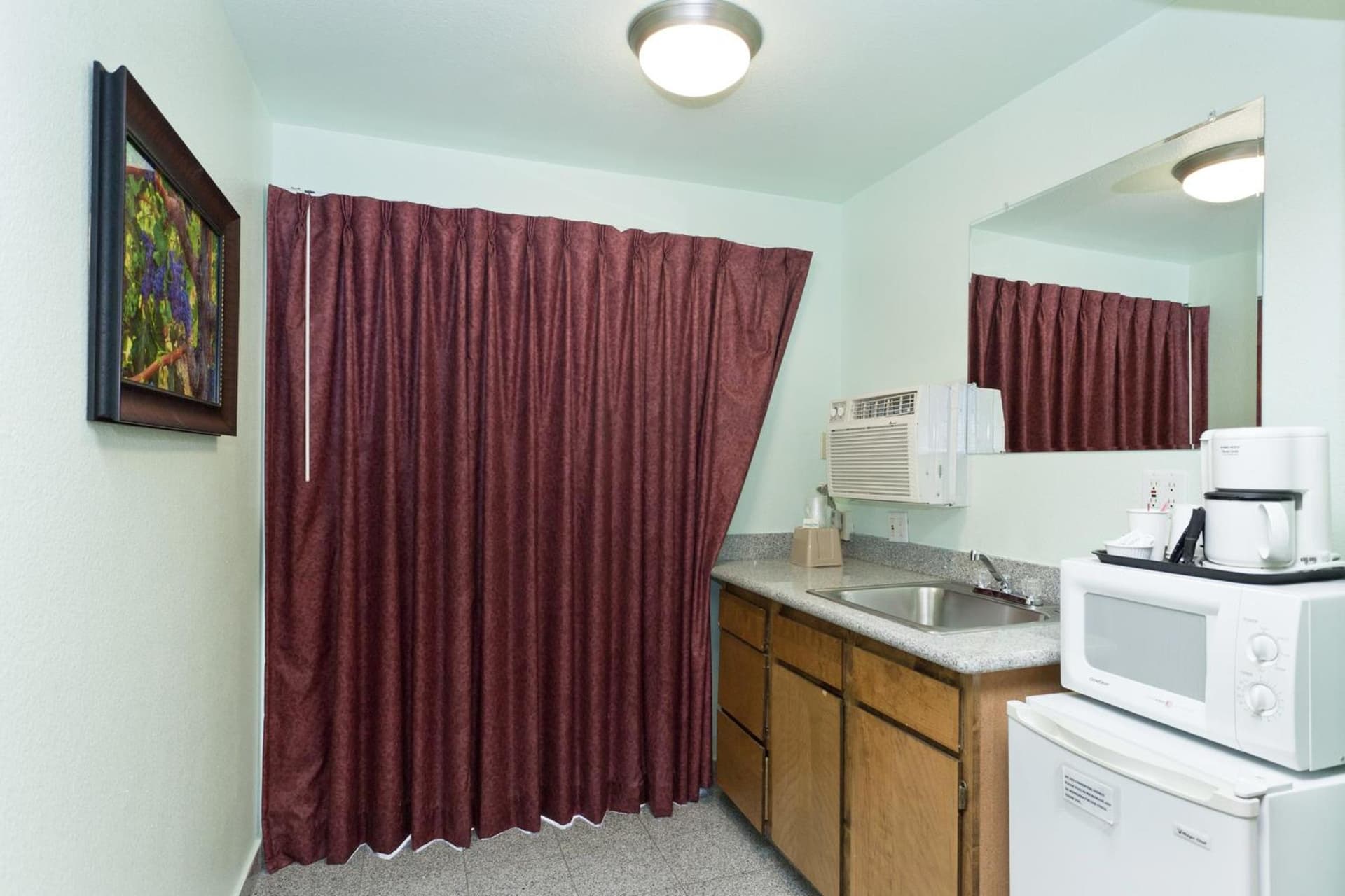 National 9 Inn - Placerville gallery photo in Placerville, CA — image 32