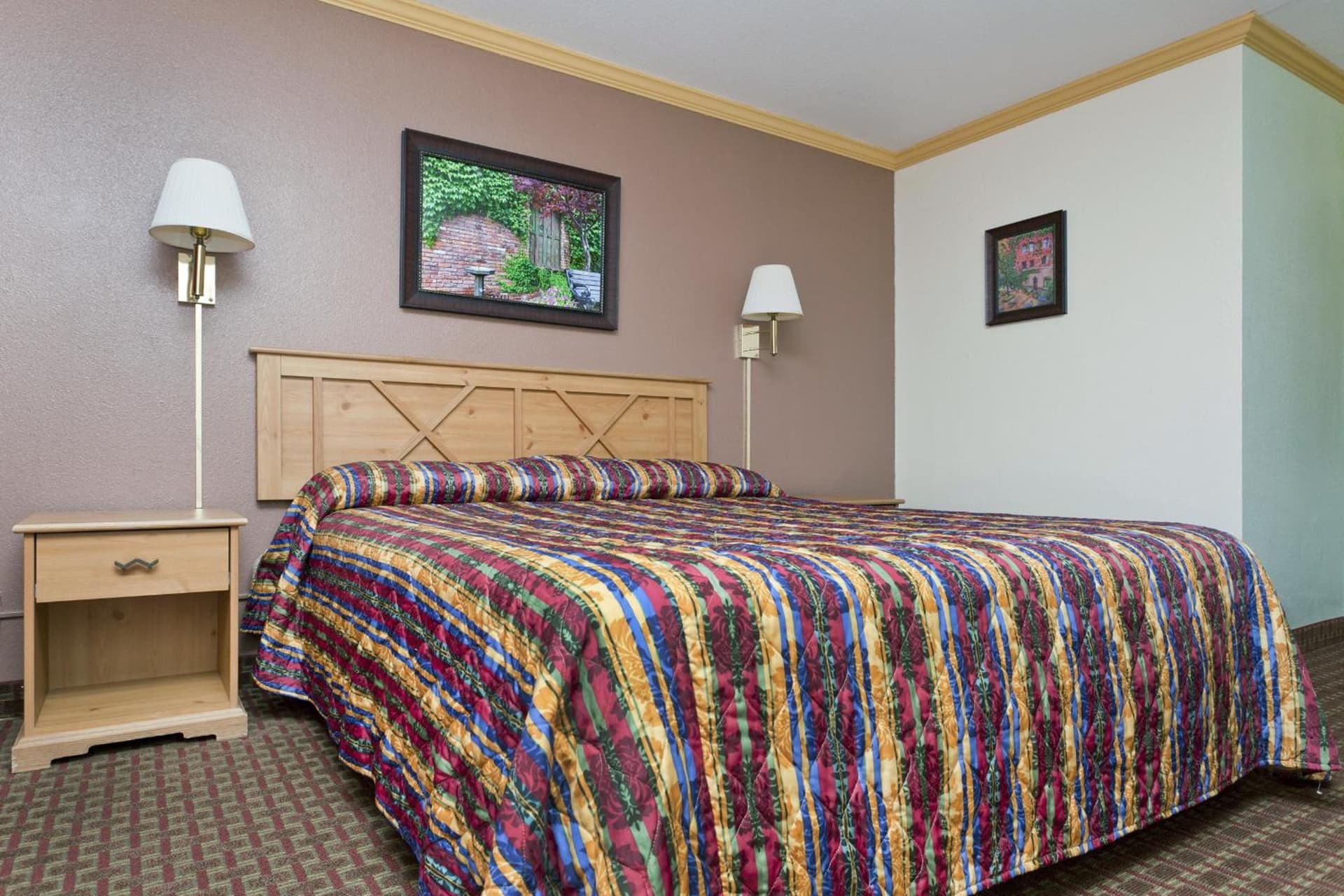 National 9 Inn - Placerville gallery photo in Placerville, CA — image 9