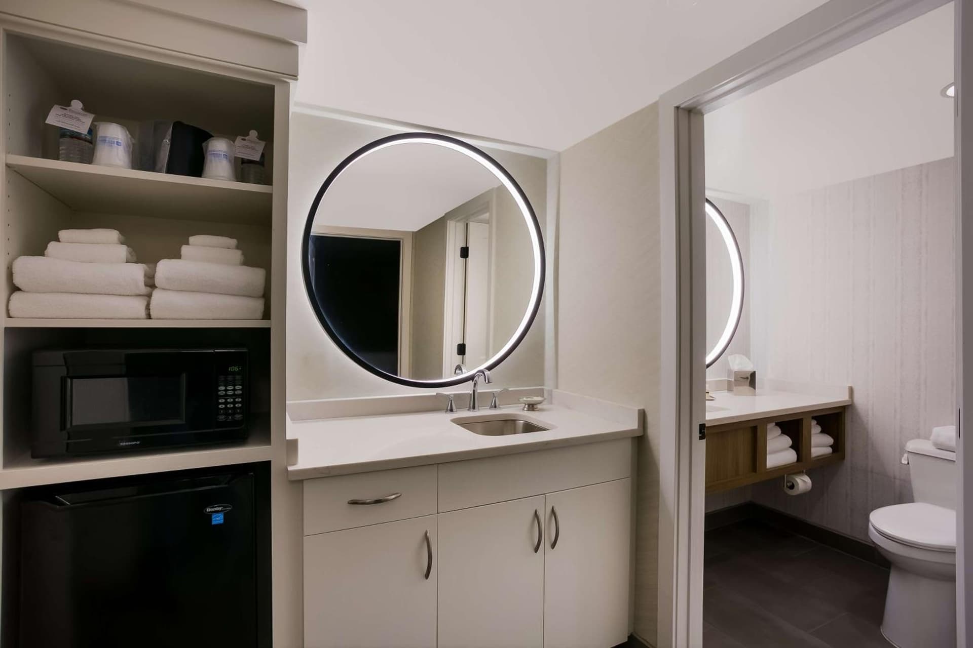 Best Western Premier the Central Hotel & Conference Center gallery photo in Harrisburg, PA — image 9
