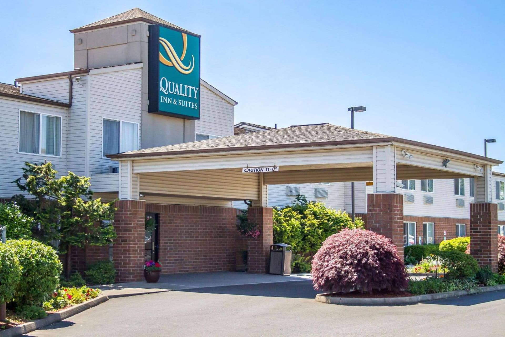 Quality Inn & Suites Longview Kelso featured exterior or lobby in Longview, WA — similar hotel