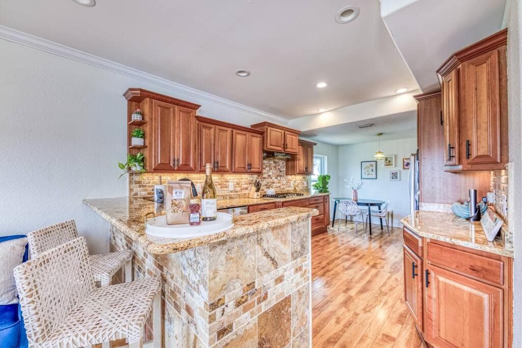 2 Blocks to The Beach! Overlooking Gulf State Park property views in Gulf Shores, AL — gallery photo 3