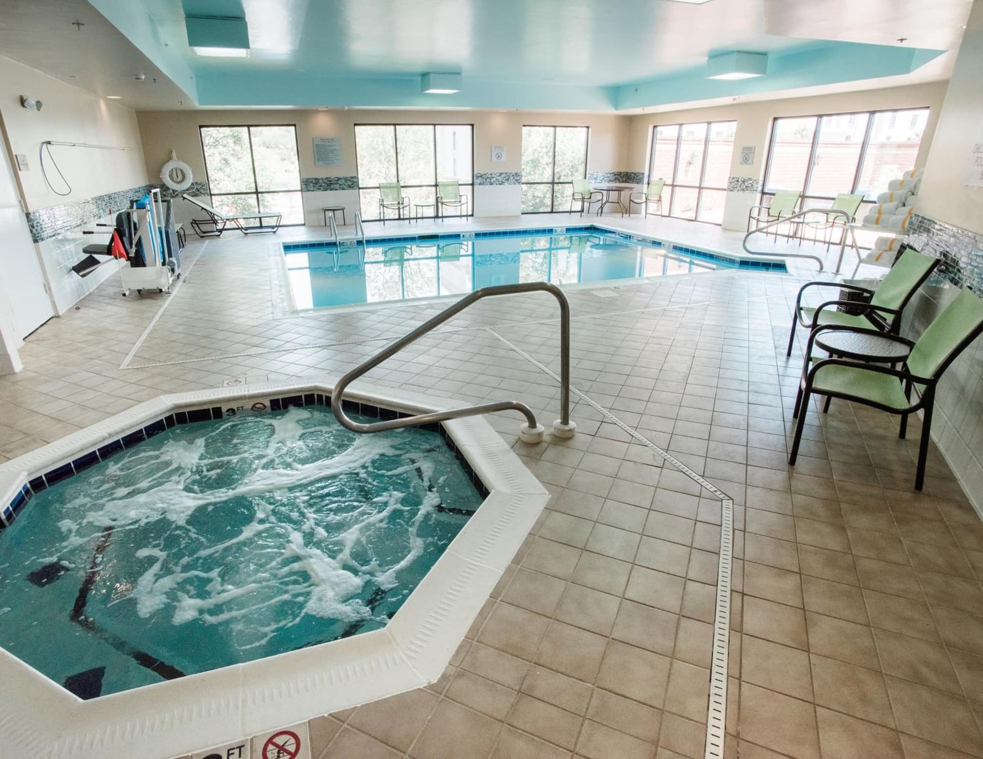 Courtyard by Marriott Hickory interior in Hickory, NC — gallery photo 2