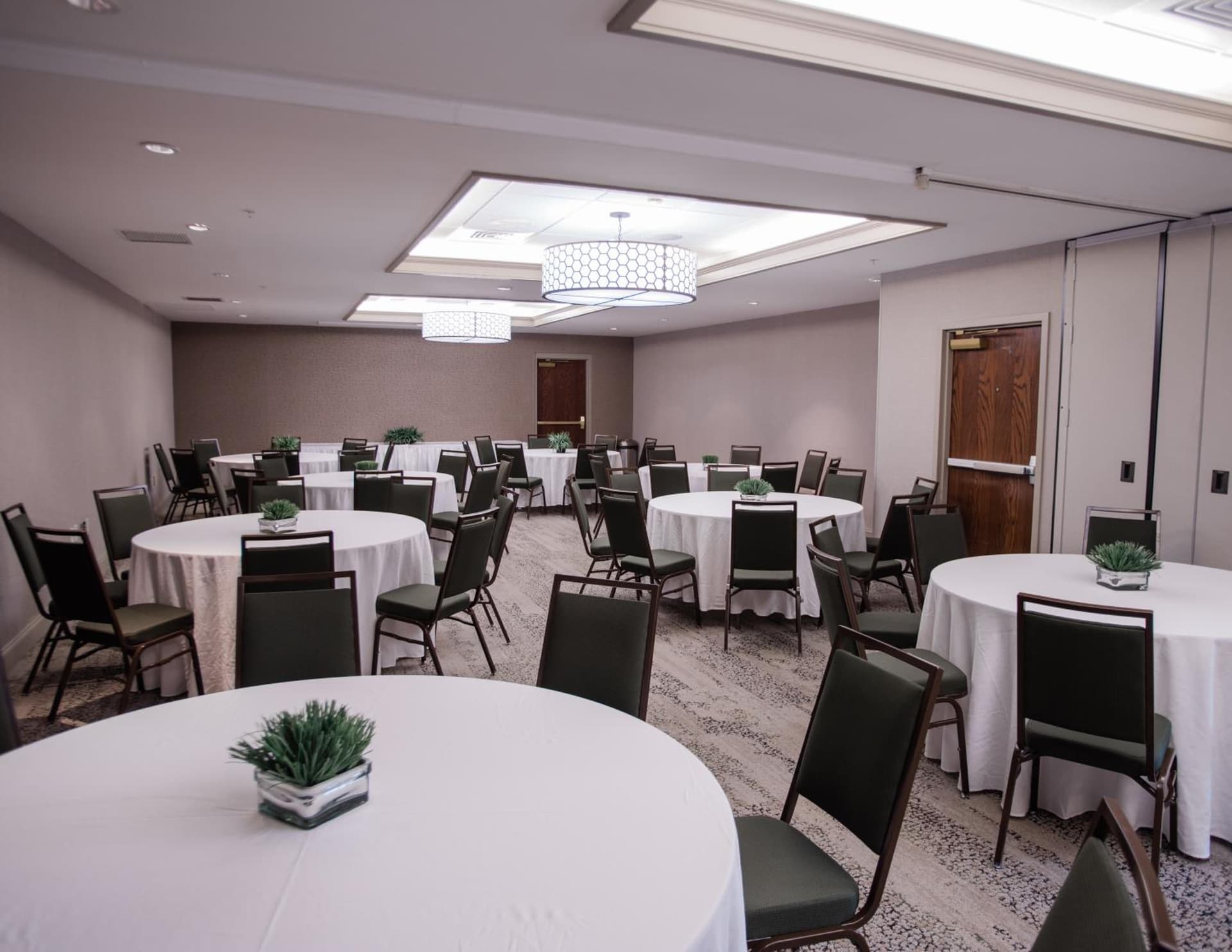 Courtyard by Marriott Hickory interior in Hickory, NC — gallery photo 2