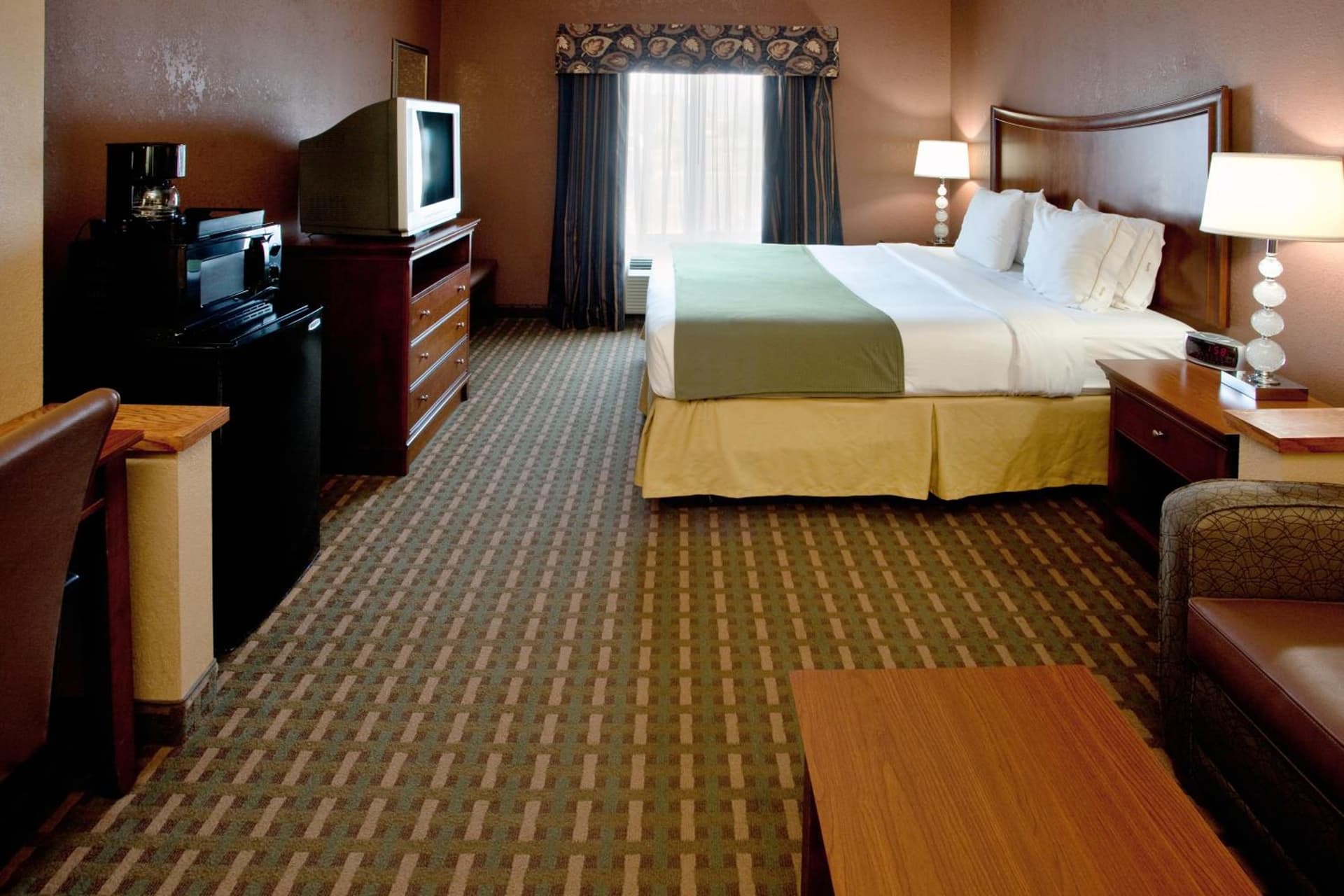 Holiday Inn Express Hotel & Suites Suffolk by IHG gallery photo in Suffolk, VA — image 12