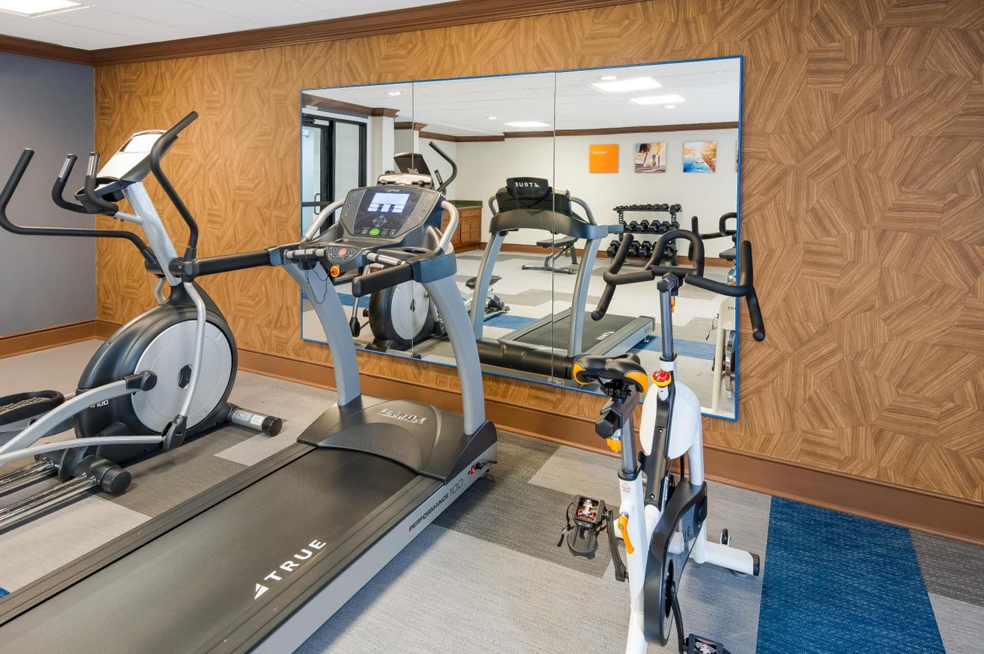 Comfort Inn & Suites Fishers - Indianapolis property views in Fishers, IN — gallery photo 3