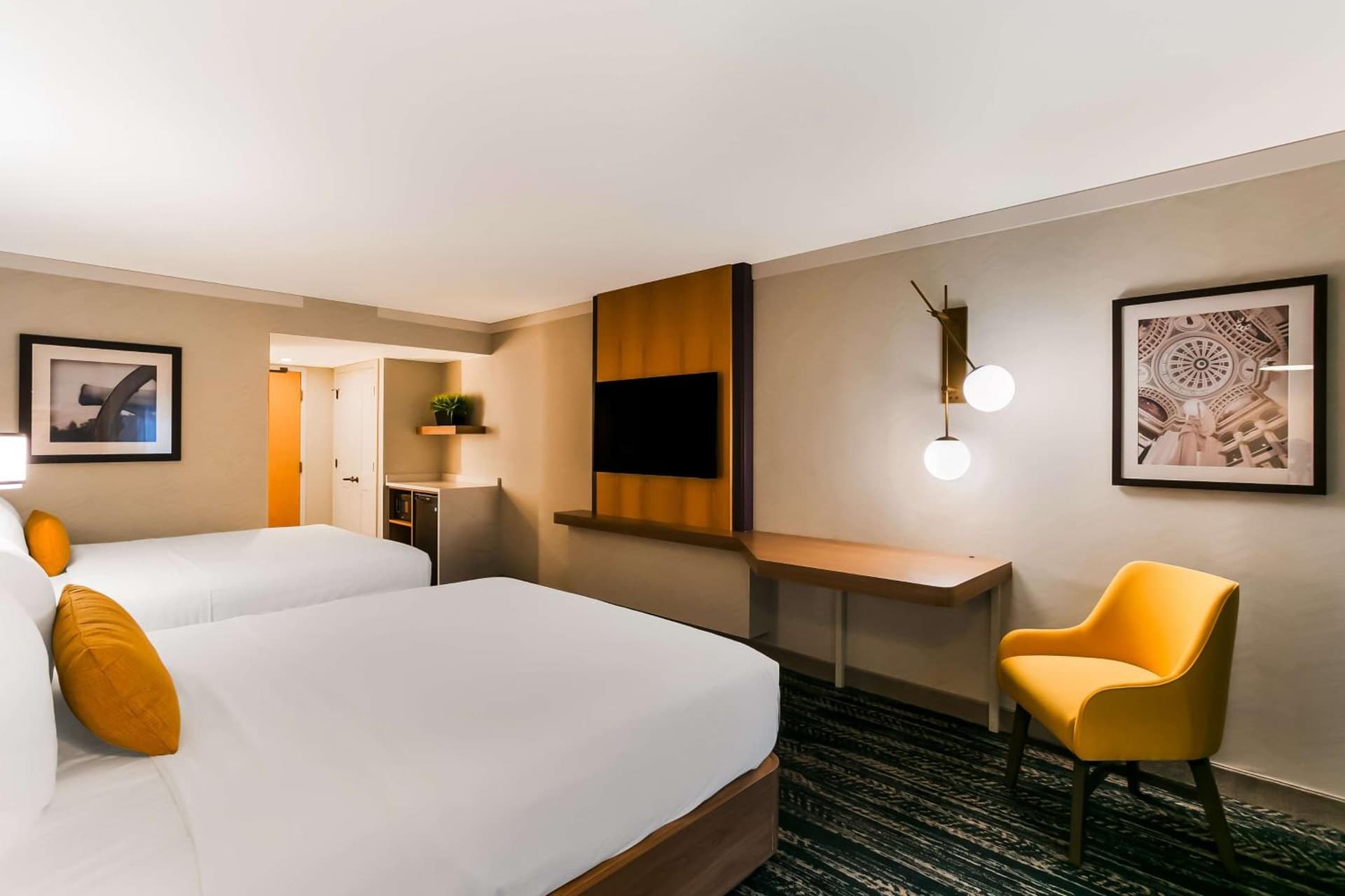 Best Western Premier the Central Hotel & Conference Center interior in Harrisburg, PA — gallery photo 2