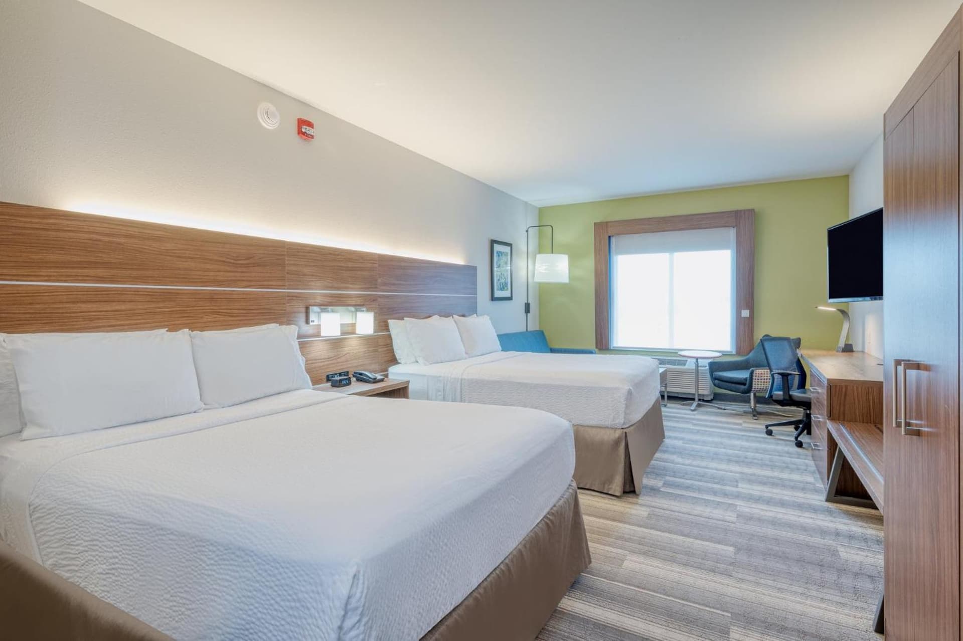 Holiday Inn Express & Suites St. Louis - Chesterfield by IHG interior in Chesterfield, MO — gallery photo 2