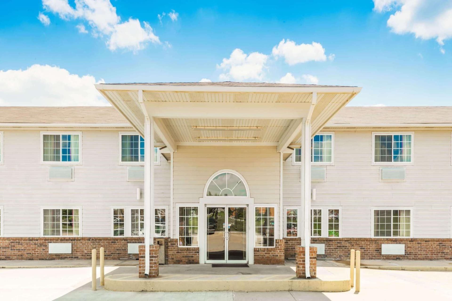 Super 8 by Wyndham Platte City Kansas City Area featured exterior or lobby in Platte City, MO — similar hotel