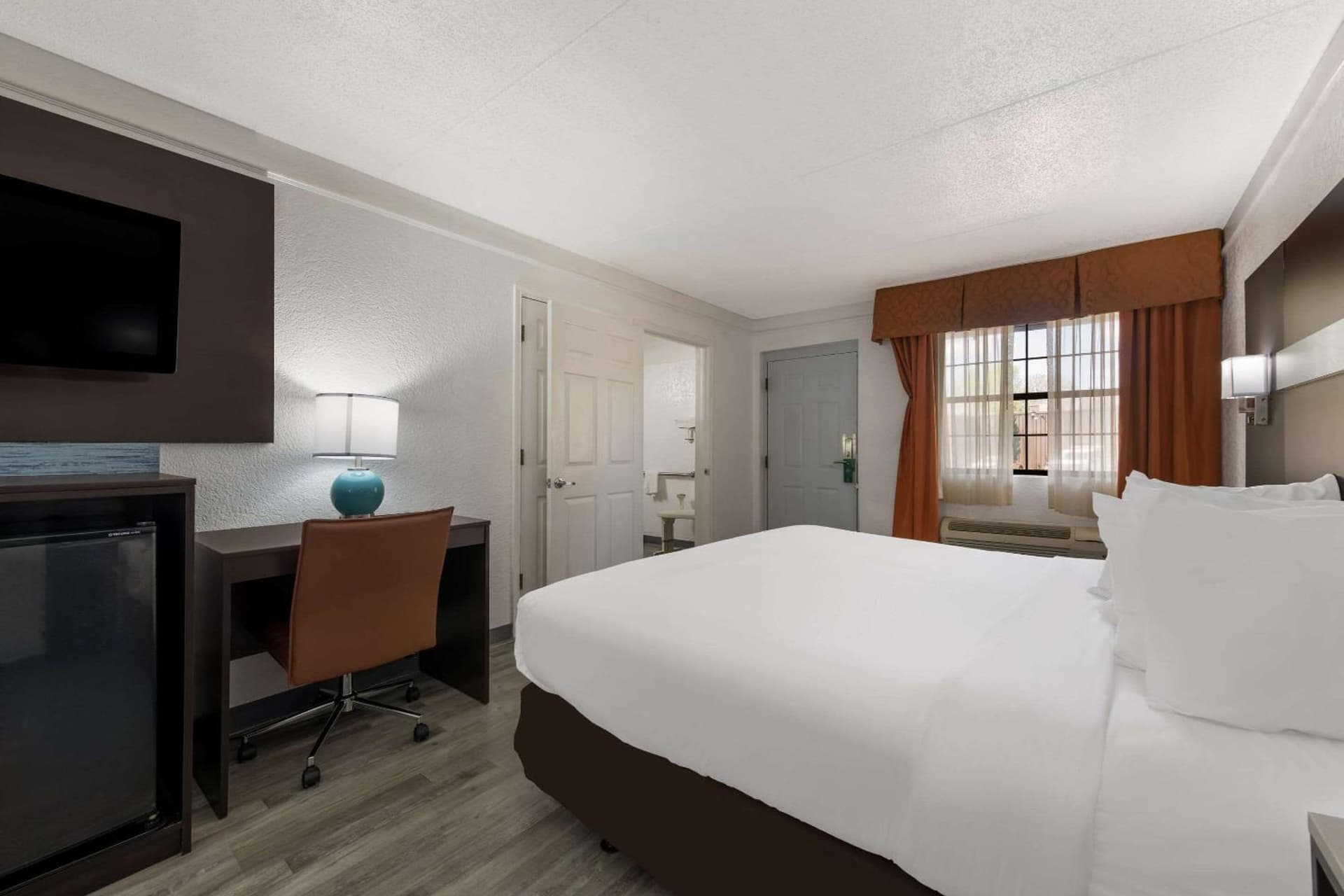 Quality Inn & Suites Airport gallery photo in Charlotte, NC — image 49