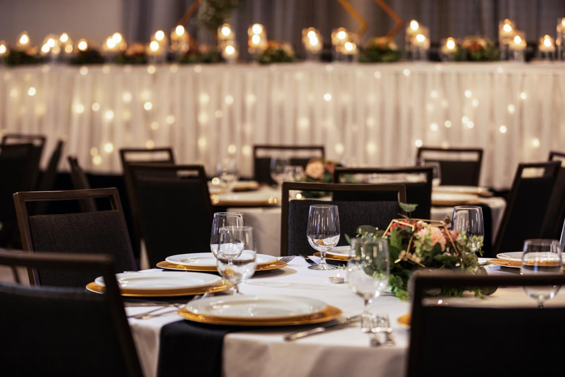 Courtyard Mankato Hotel & Event Center interior in Mankato, MN — gallery photo 2