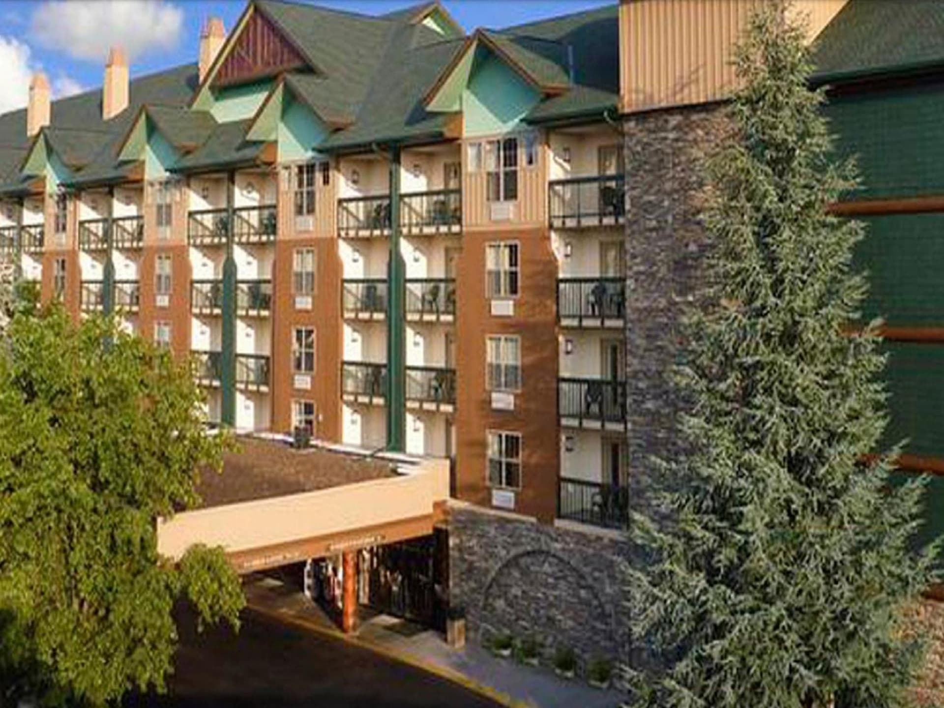 Grand Smokies Resort Lodge Pigeon Forge featured exterior or lobby in Pigeon Forge, TN — similar hotel
