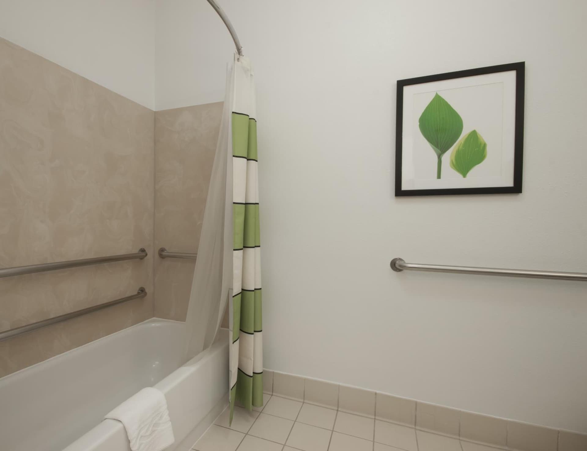 Wingate by Wyndham Gurnee gallery photo in Gurnee, IL — image 10
