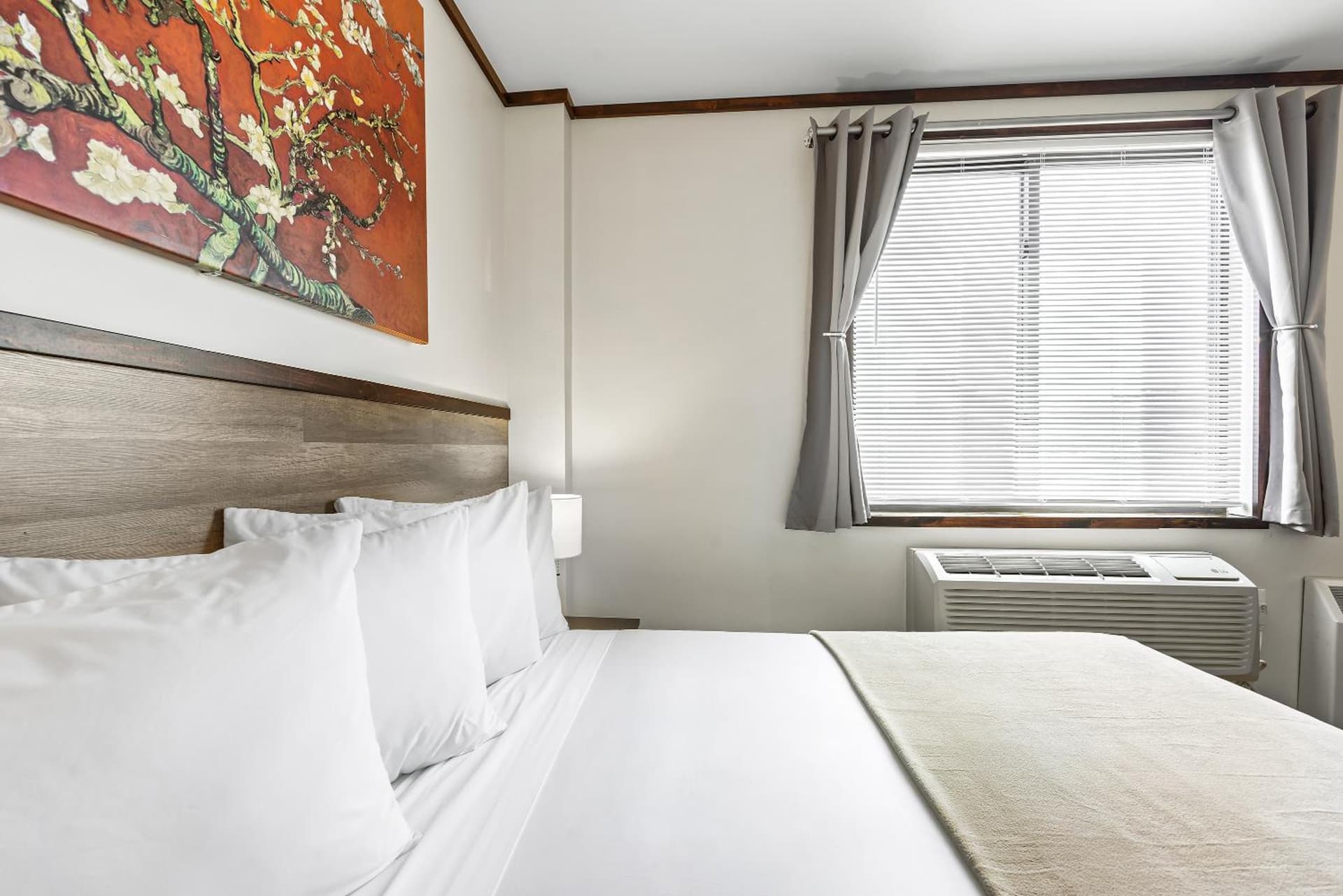 Highbridge Hotel gallery photo in Bronx, NY — image 10