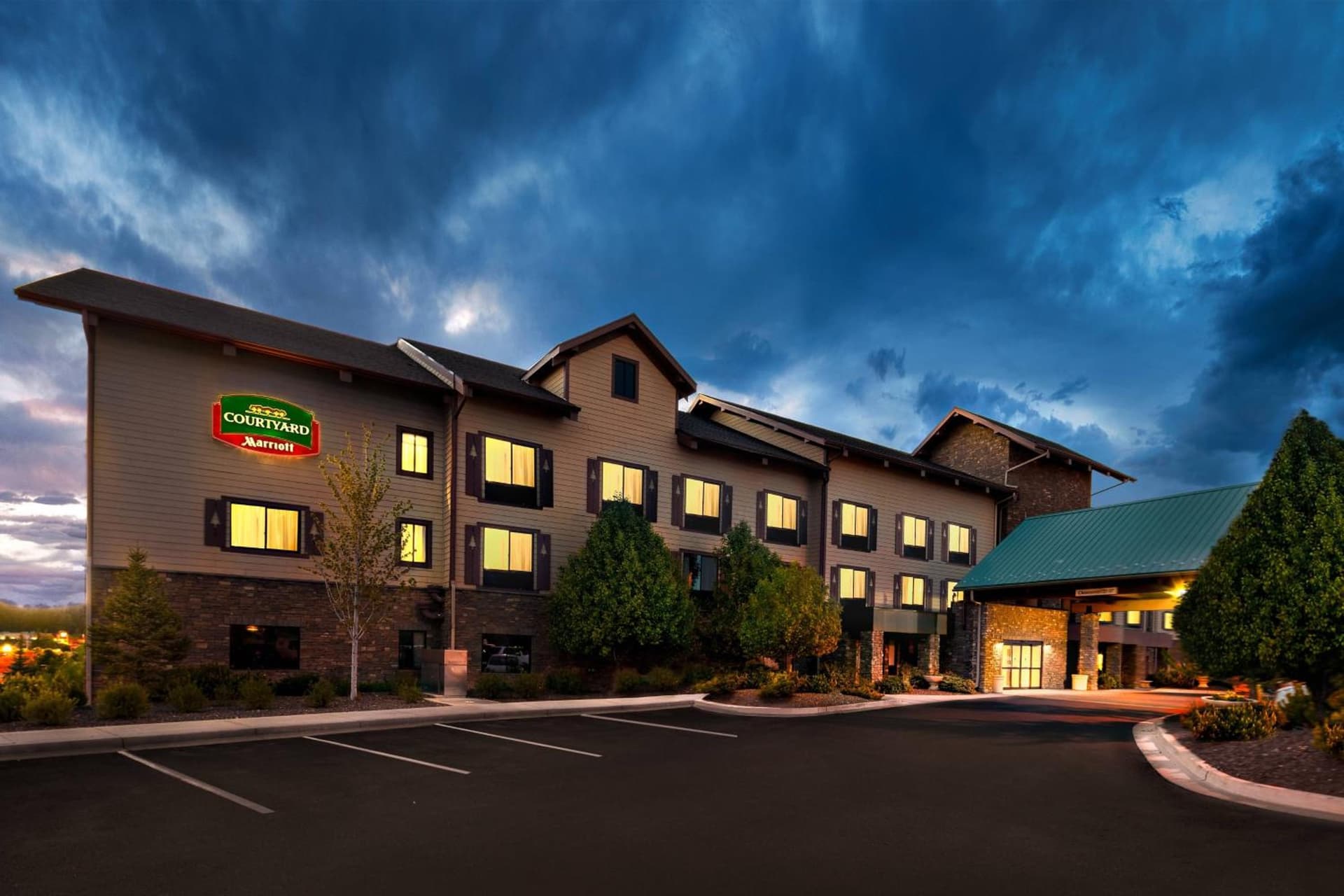 Courtyard by Marriott Flagstaff interior in Flagstaff, AZ — gallery photo 2