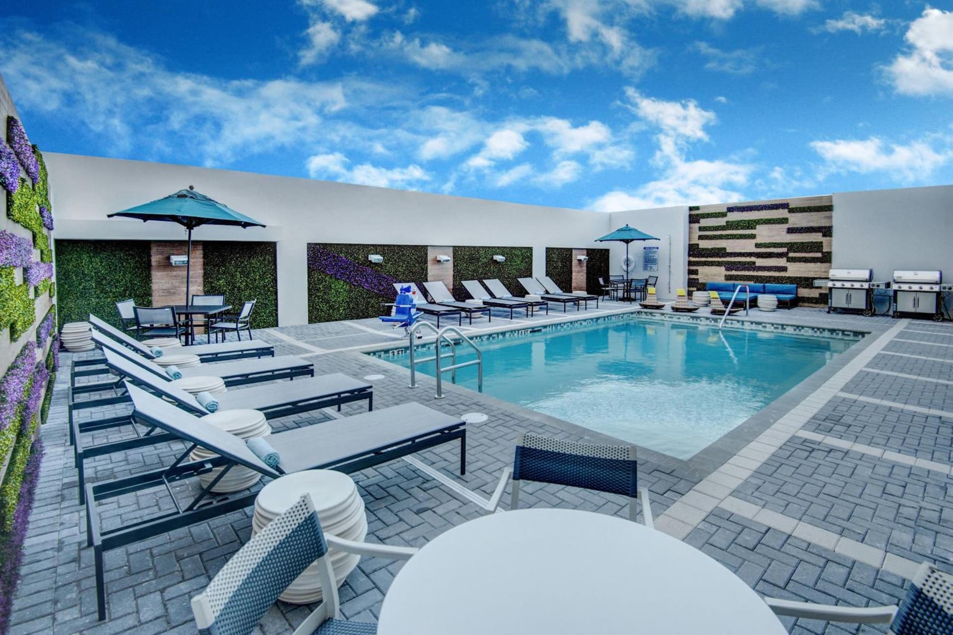 TownePlace Suites by Marriott Miami Airport interior in Miami, FL — gallery photo 2