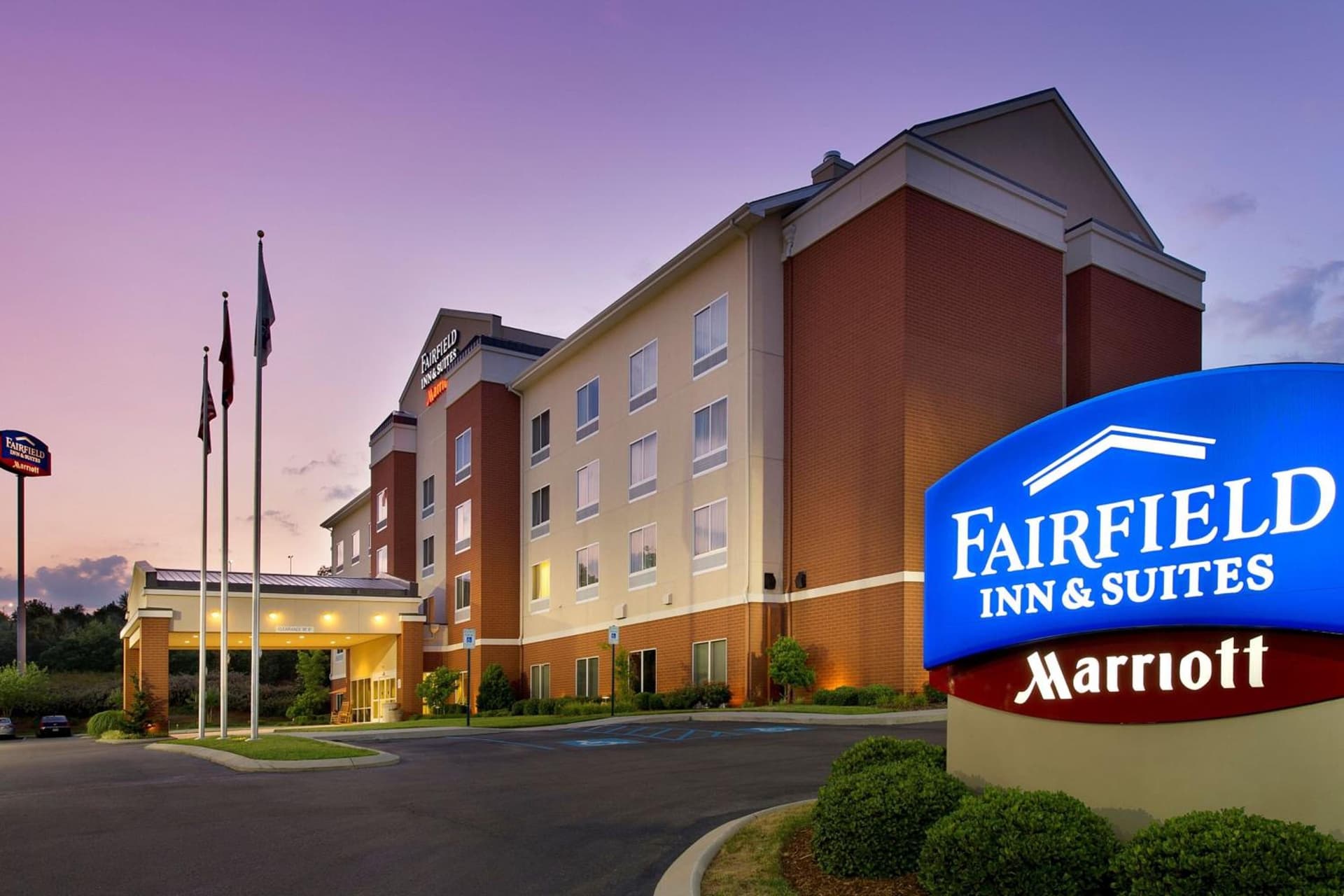 Fairfield Inn and Suites Cleveland interior in Cleveland, TN — gallery photo 2