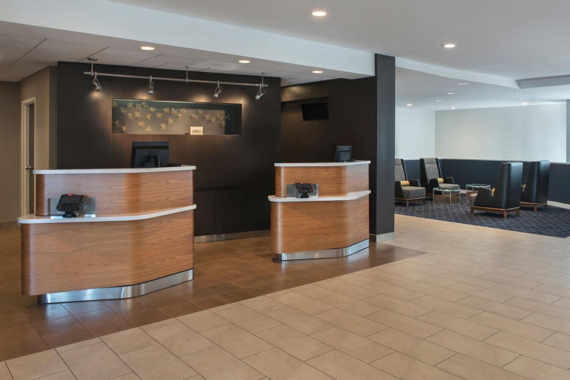 Courtyard by Marriott Annapolis interior in Annapolis, MD — gallery photo 2