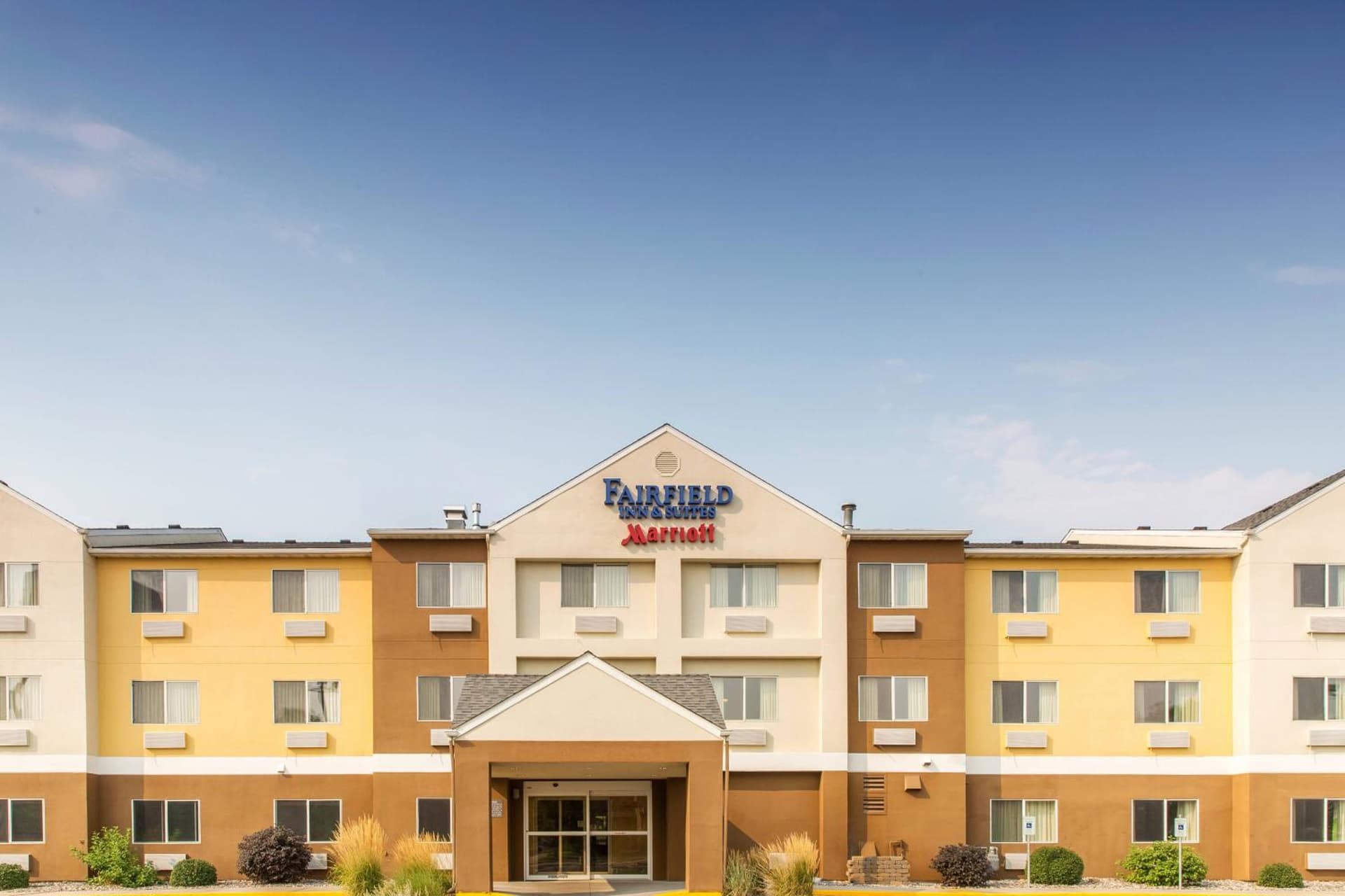 Fairfield Inn & Suites Billings interior in Billings, MT — gallery photo 2
