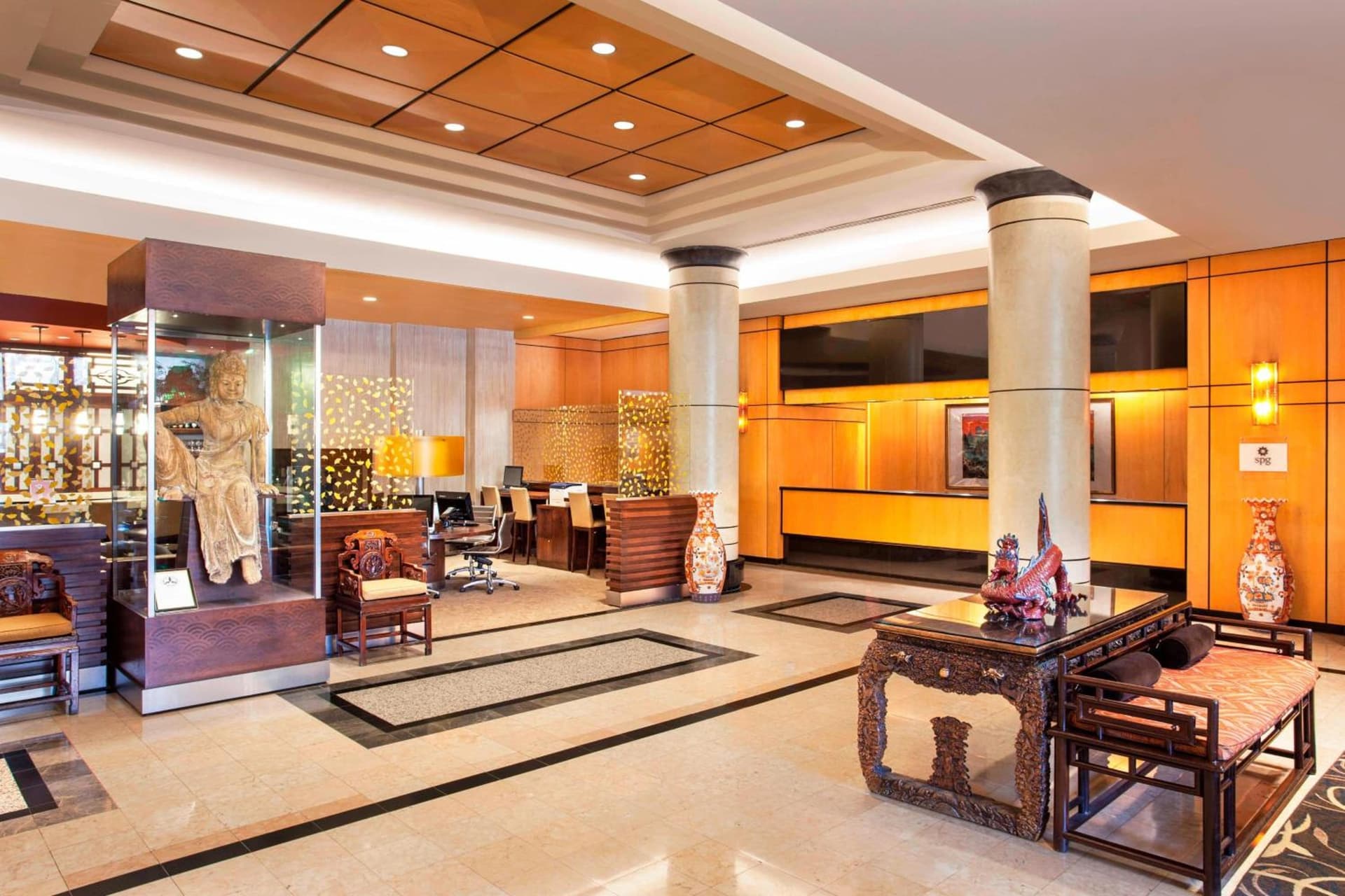 Sheraton LaGuardia East Hotel interior in Queens, NY — gallery photo 2