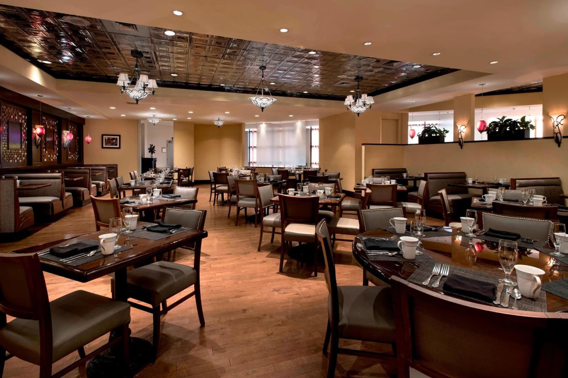 Marriott Albany interior in Albany, NY — gallery photo 2