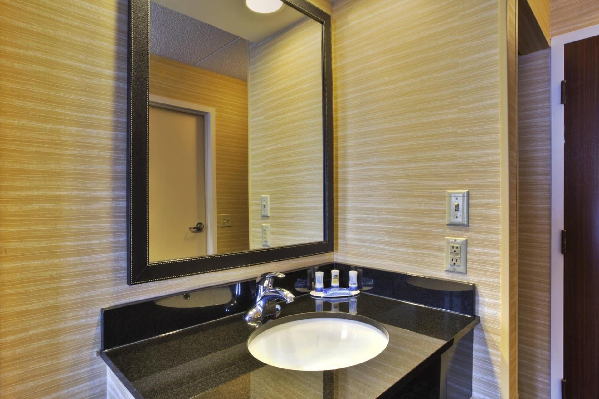 Fairfield Inn Ann Arbor property views in Ann Arbor, MI — gallery photo 3