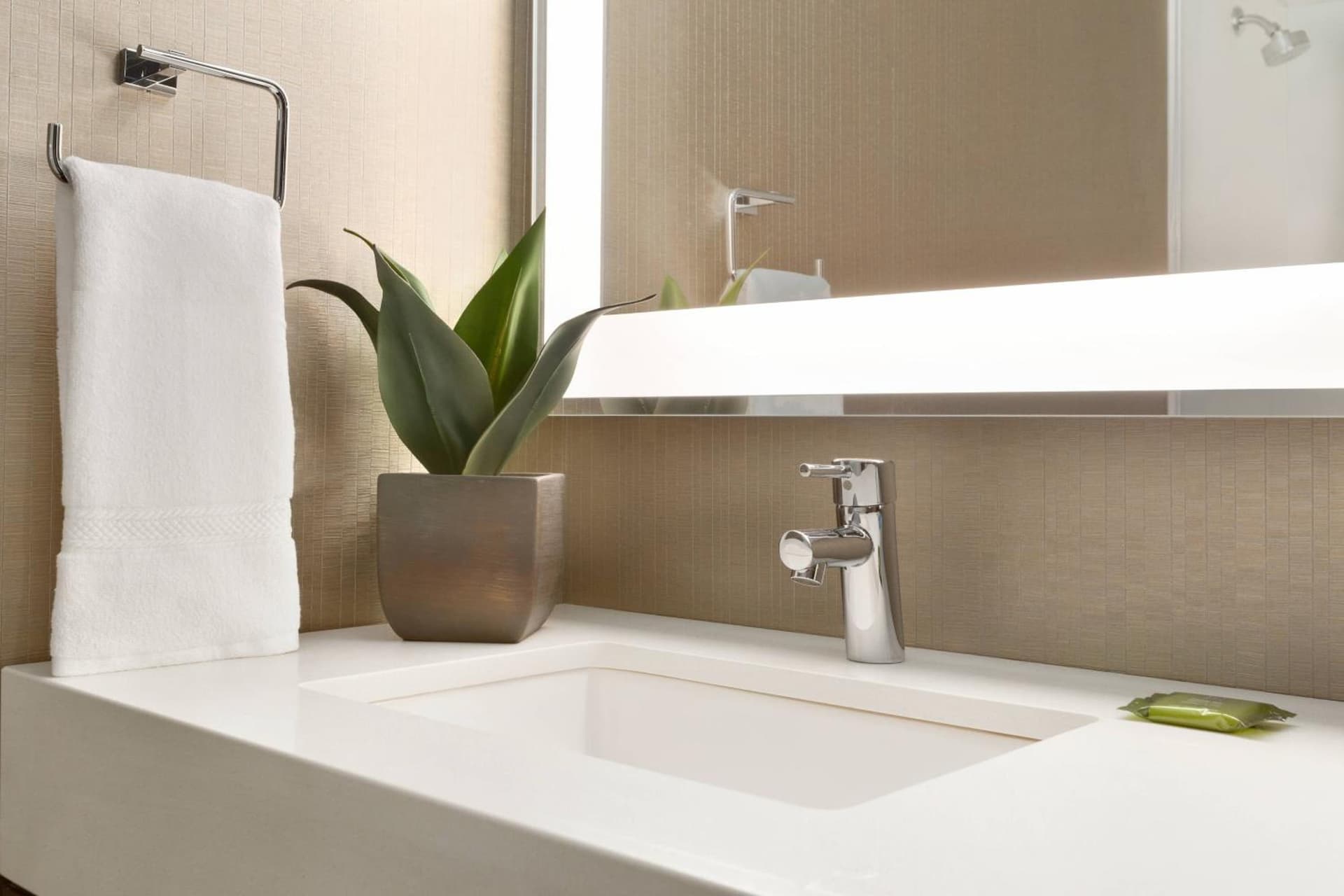 Skyline Hotel Detroit Airport, SureStay Collection by Best Western interior in Romulus, MI — gallery photo 2