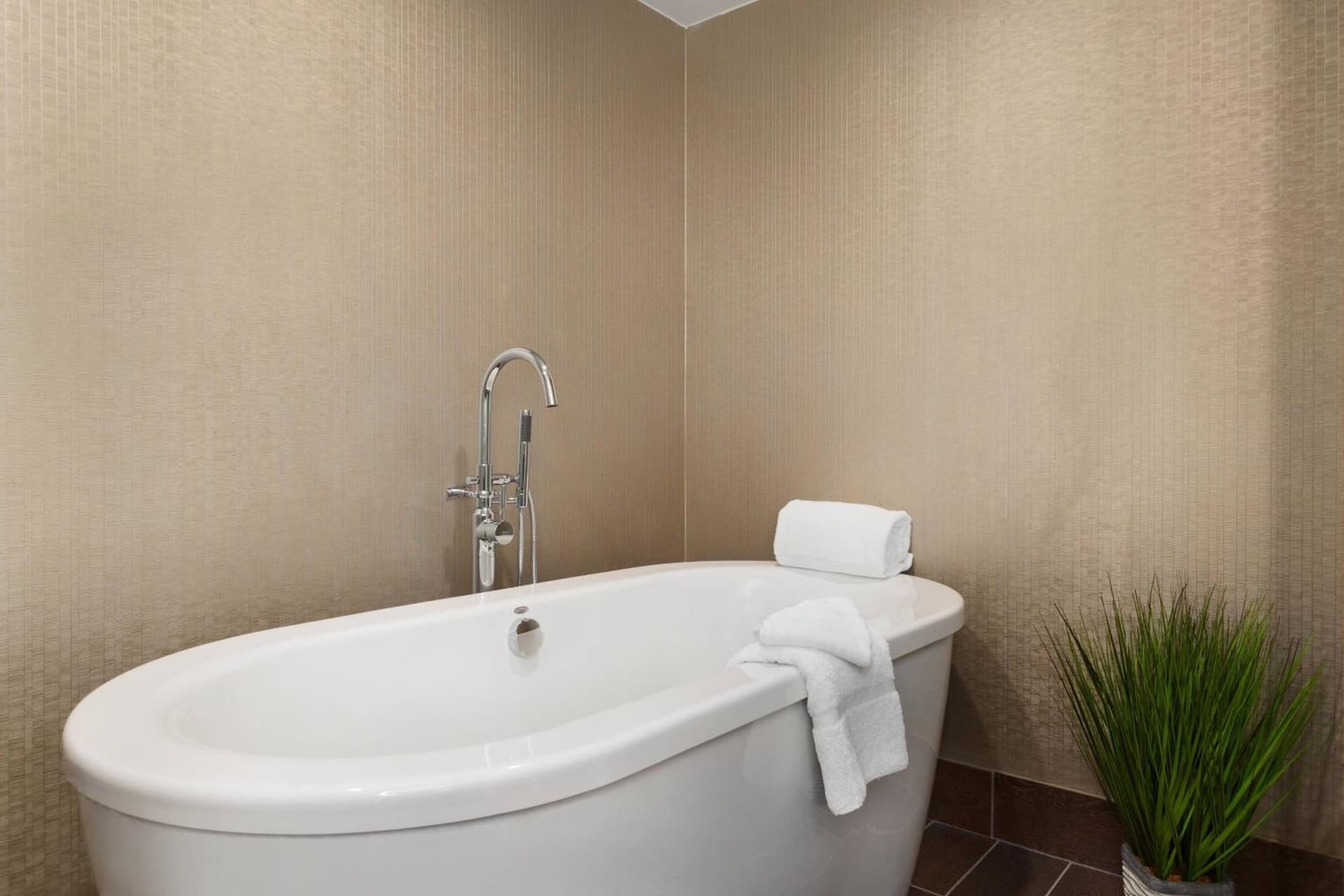 Skyline Hotel Detroit Airport, SureStay Collection by Best Western gallery photo in Romulus, MI — image 28