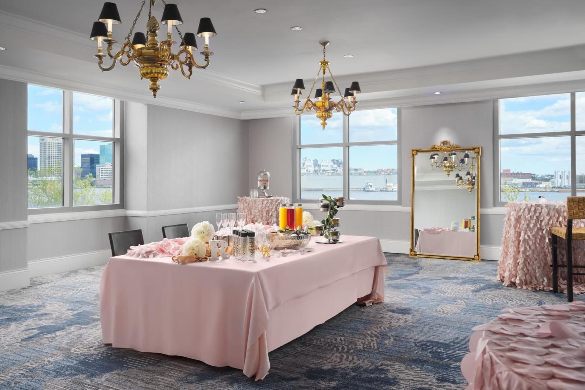 Renaissance Portsmouth-Norfolk Waterfront Hotel gallery photo in Portsmouth, VA — image 12