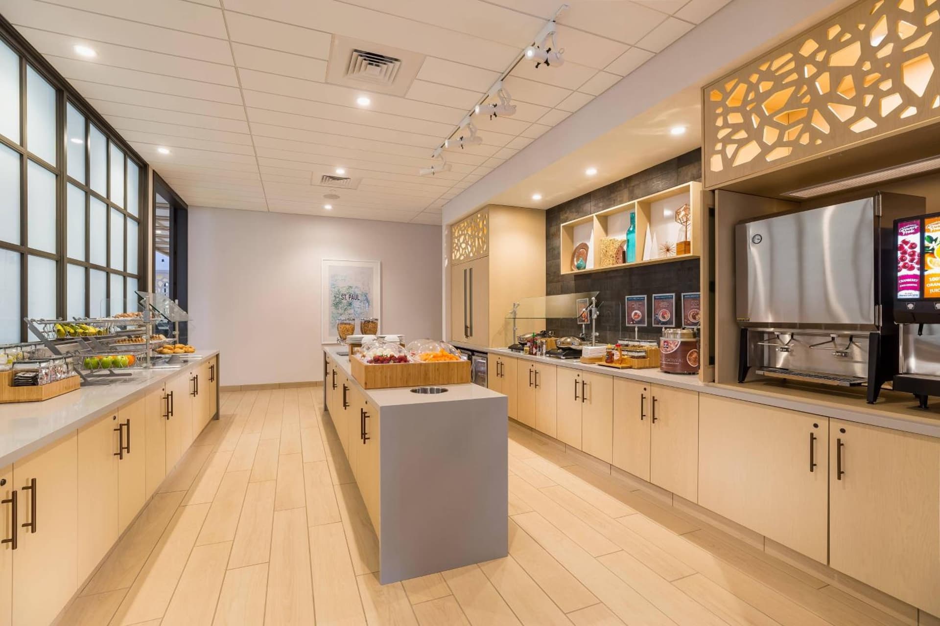 SpringHill Suites St. Paul Downtown interior in Saint Paul, MN — gallery photo 2
