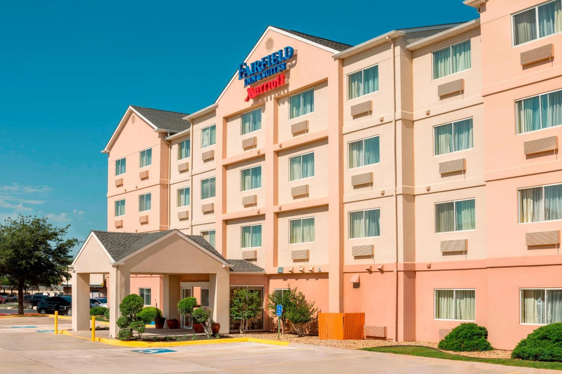 Fairfield Inn & Suites by Marriott Abilene interior in Abilene, TX — gallery photo 2