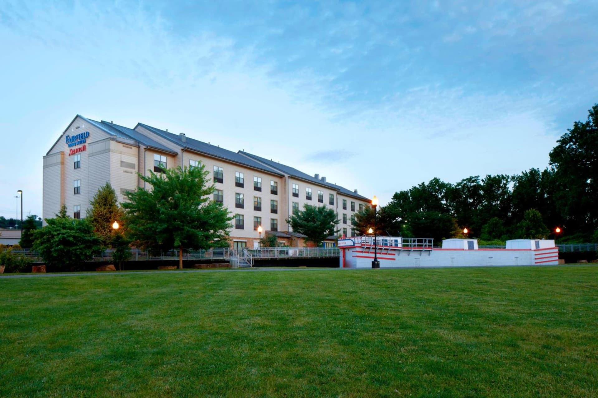 Fairfield Inn & Suites by Marriott Cumberland interior in Cumberland, MD — gallery photo 2