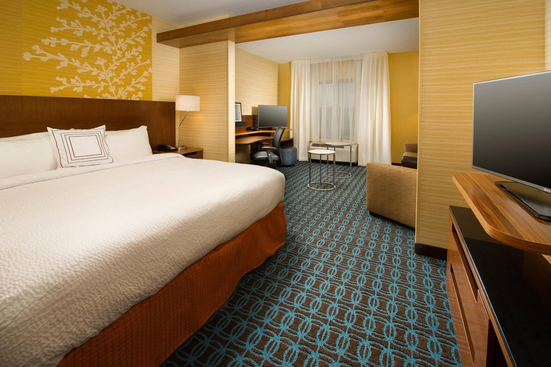 Fairfield Inn & Suites by Marriott Arundel Mills BWI Airport interior in Hanover, MD — gallery photo 2